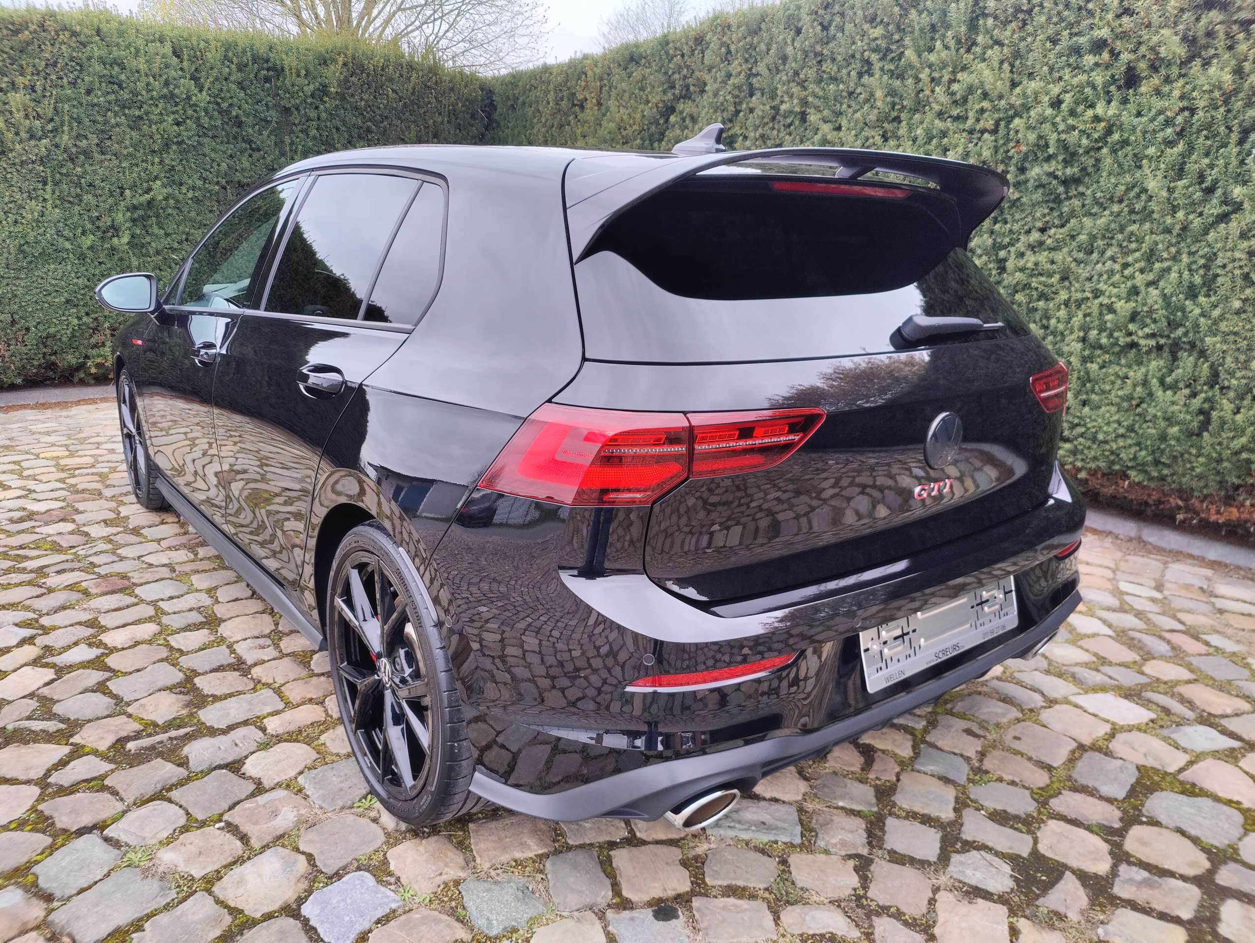 cddd318c-2fa2-4fde-80d7-53420aa67b756-volkswagen-golf-gti-golf-2-0-tsi-gti-clubsport-opf-dsg-dcc-harman-kardon-20260404.jpg