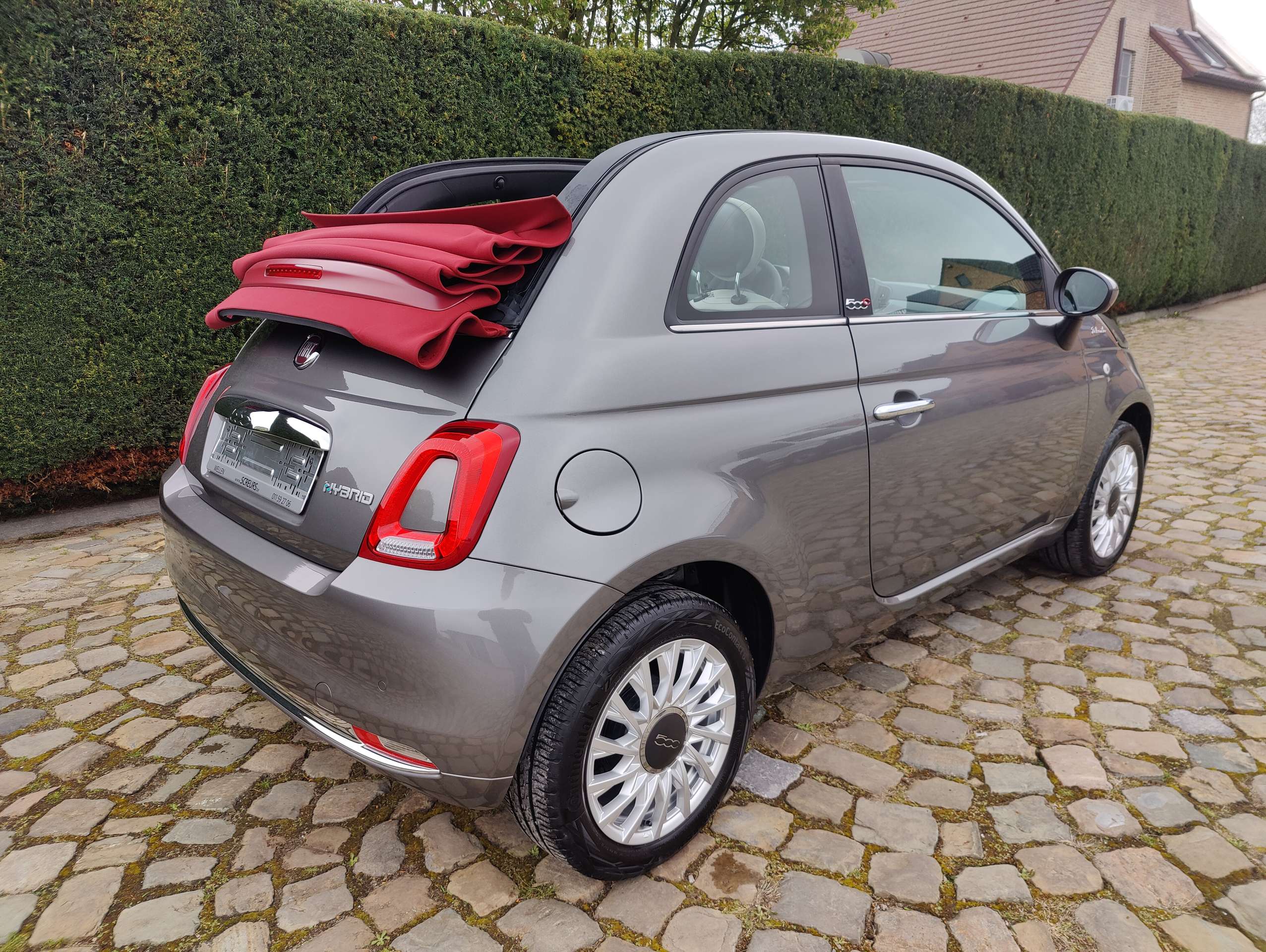 f9a188c4-fe3a-48c8-9bca-06fdf689f4995-fiat-500c-500c-1-0i-mhev-dolcevita-top-20260418.jpg