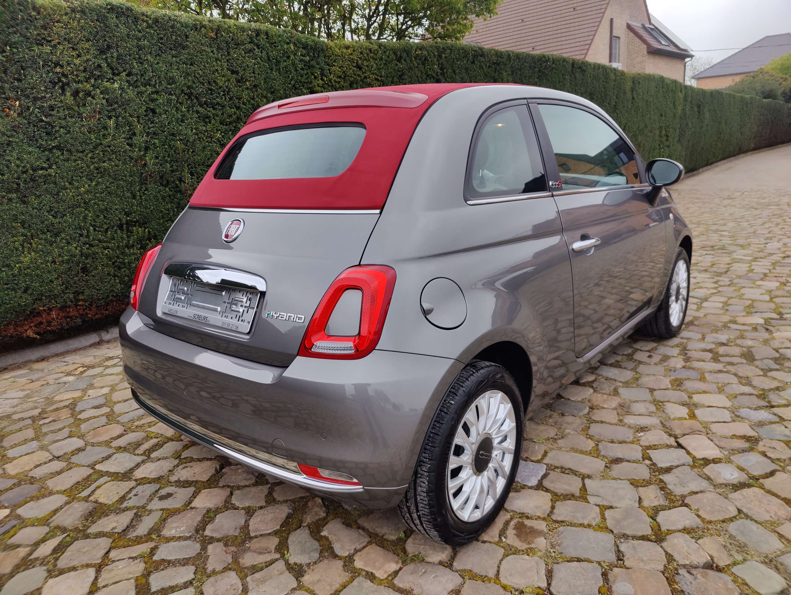 f9a188c4-fe3a-48c8-9bca-06fdf689f4999-fiat-500c-500c-1-0i-mhev-dolcevita-top-20260418.jpg