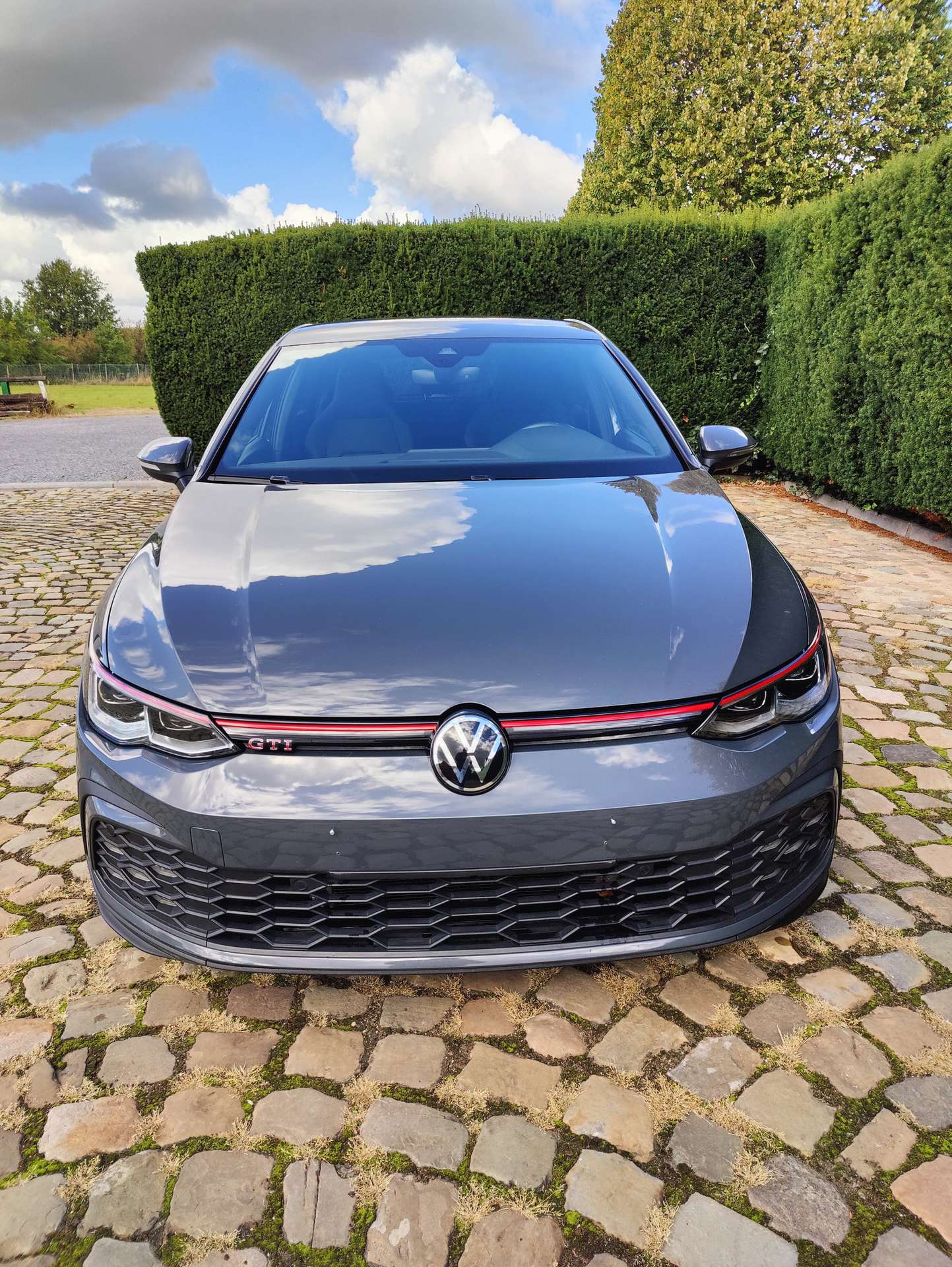 01df81bf-e726-4533-8c89-7086a041226a2-volkswagen-golf-gti-golf-2-0-tsi-opf-dsg-gti-iq-light-20260513.jpg