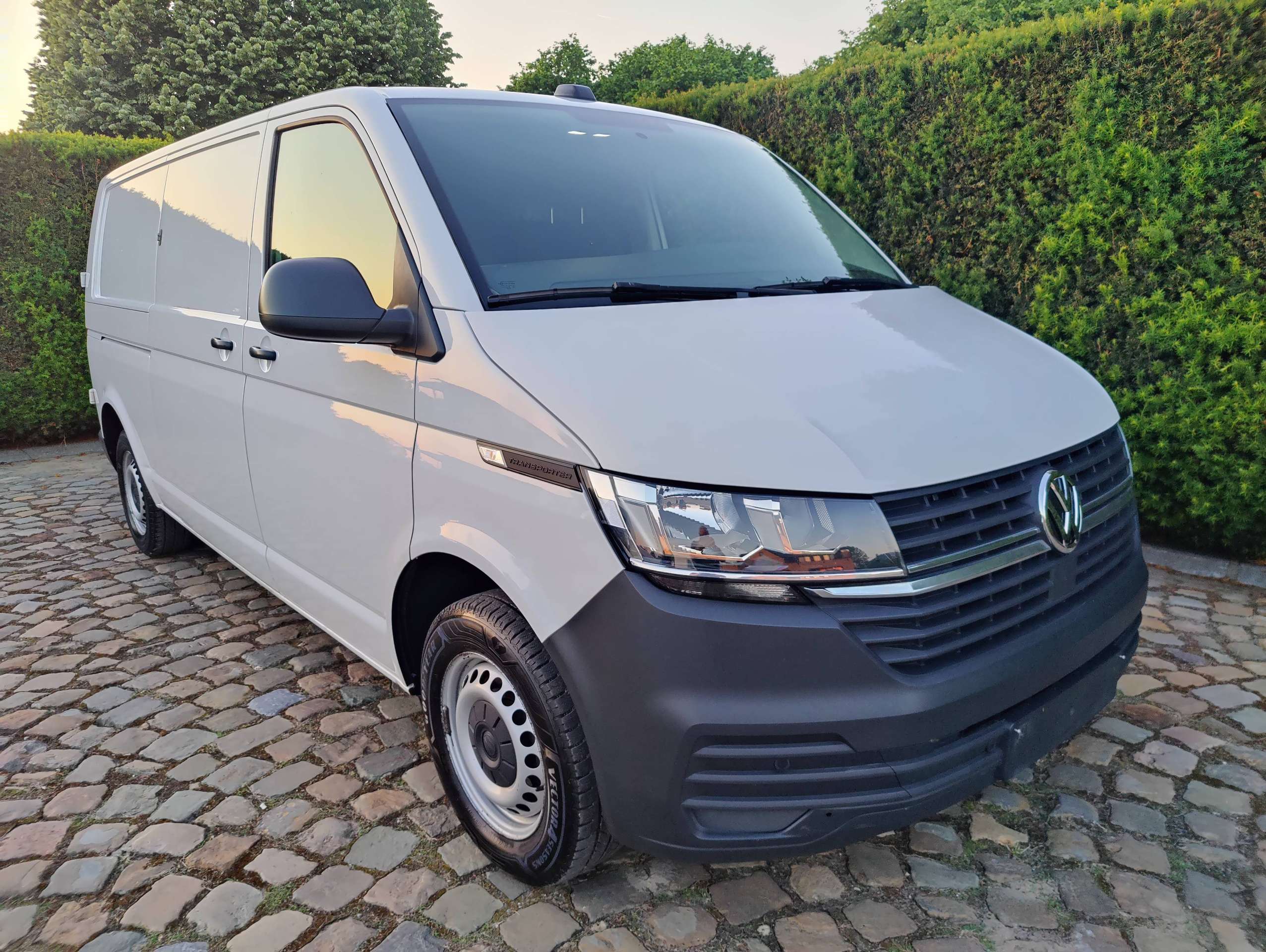 1831445b-b2eb-4baa-a146-015a6d78f8b21-volkswagen-t6-1-transporter-transporter-2-0-tdi-lang-scr-bmt-eu6d-temp-20260530.jpg