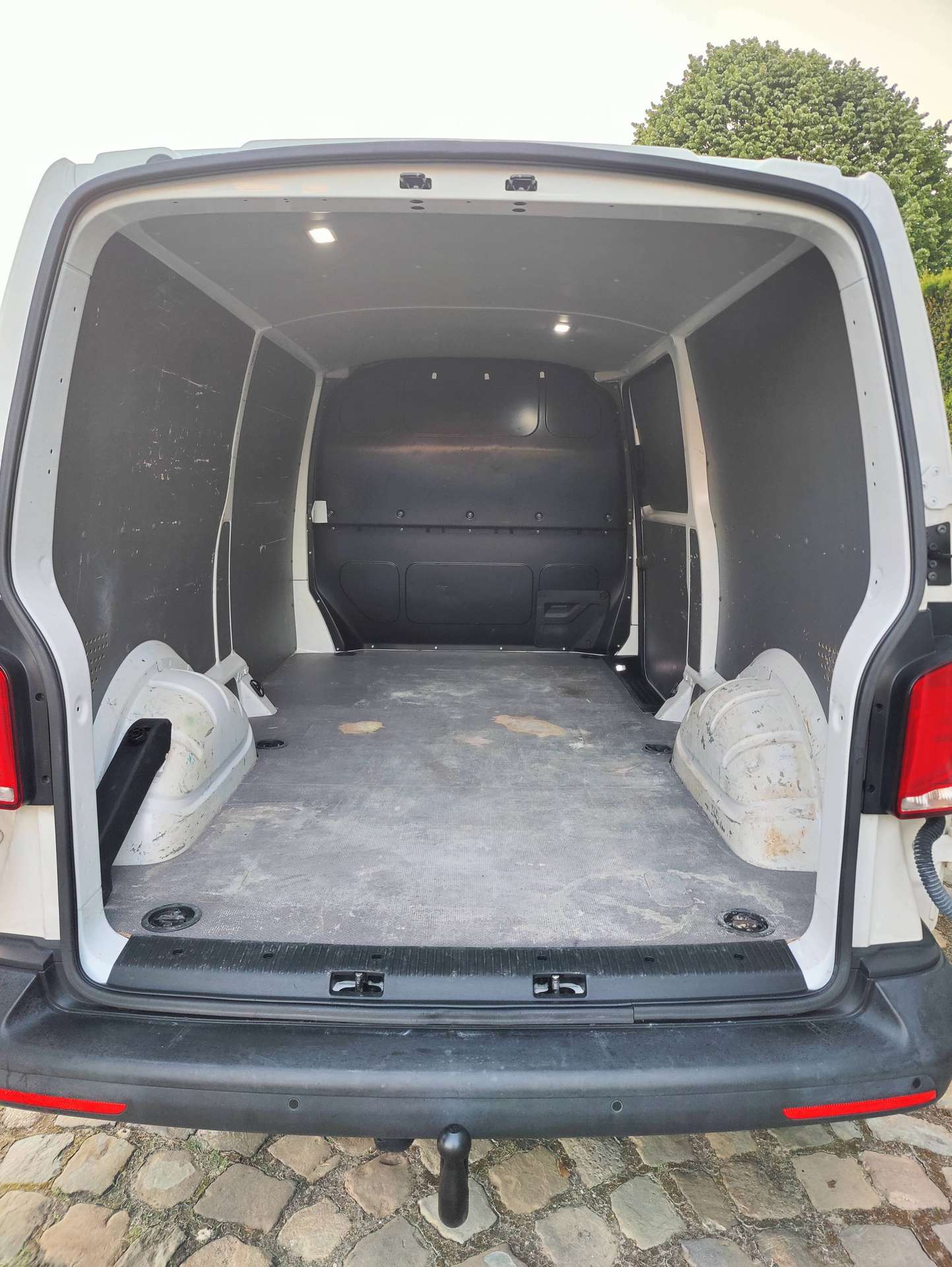 1831445b-b2eb-4baa-a146-015a6d78f8b215-volkswagen-t6-1-transporter-transporter-2-0-tdi-lang-scr-bmt-eu6d-temp-20260530.jpg