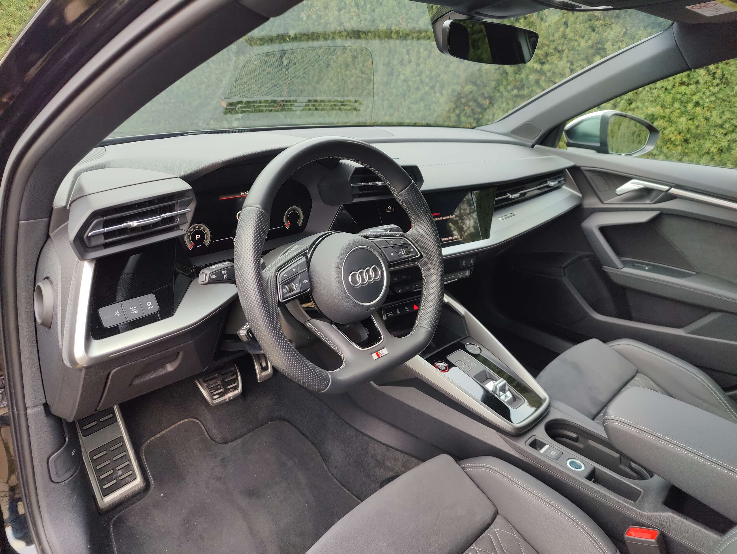 256bdaa1-6c26-412a-8d44-7d945dc6238910-audi-s3-s3-sportback-2-0-tfsi-quattro-s-tronicrs-stoelen-20260528.jpg