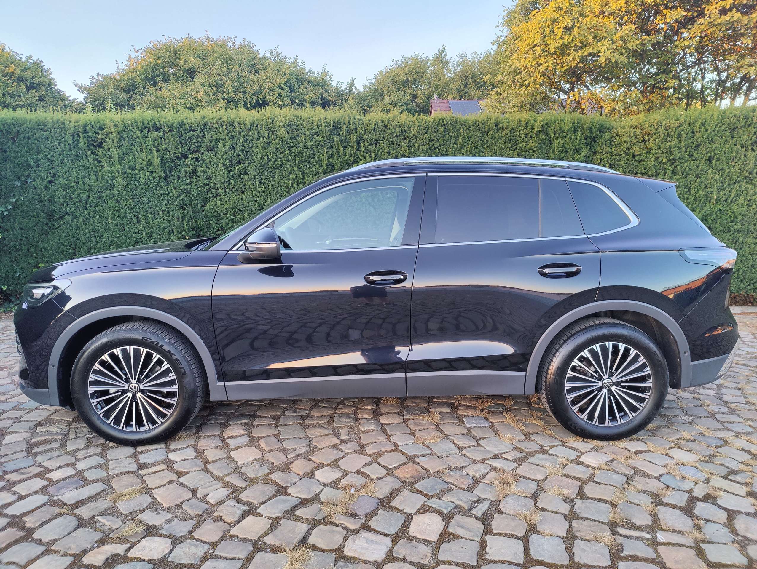 2bbd9c37-1819-433b-bb1d-6ca1664e3a024-volkswagen-tiguan-tiguan-1-5-etsi-opf-dsg-elegance-360-camera-20260513.jpg