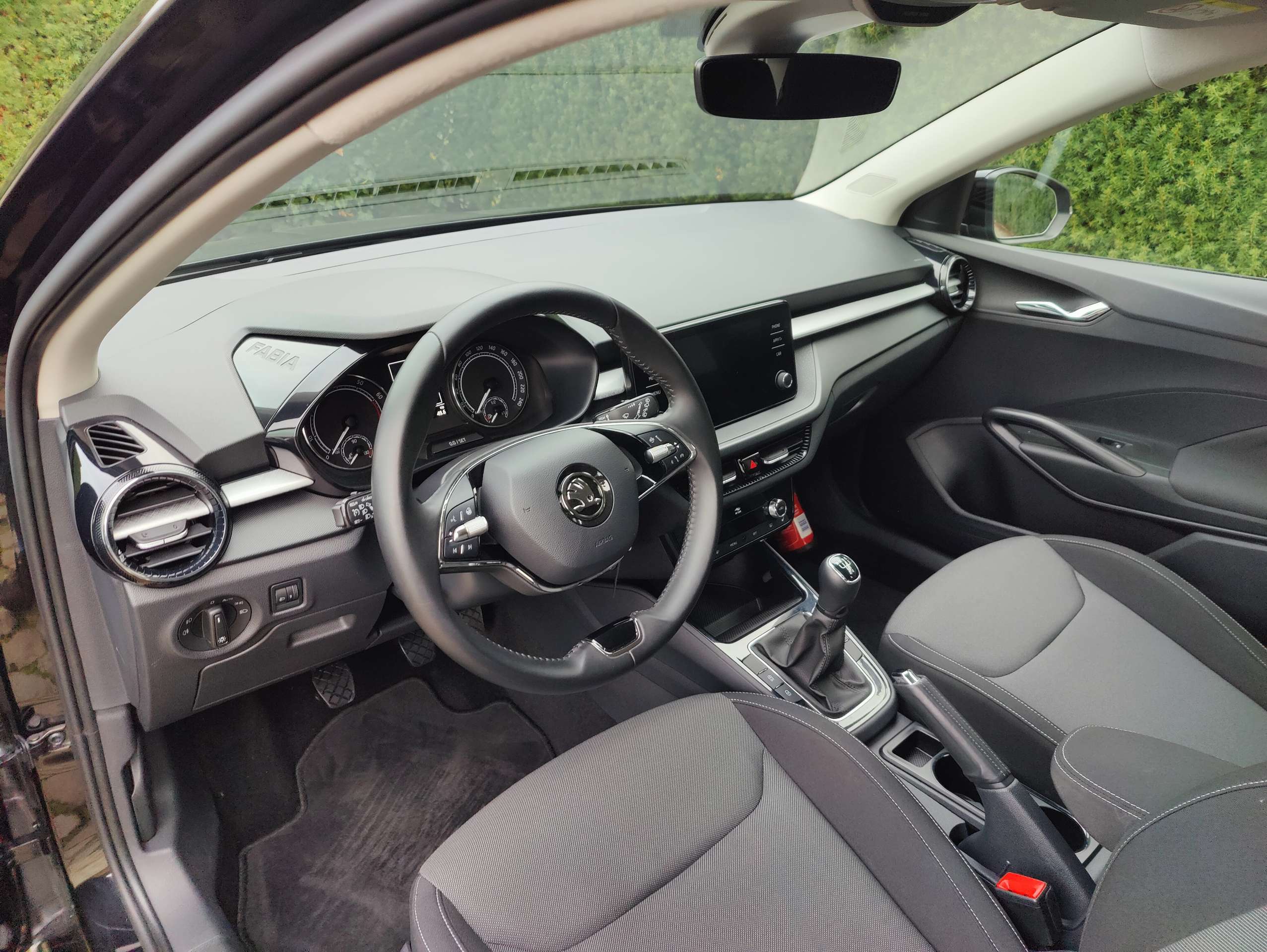 3c994499-8175-4d39-ab6f-a6f304b9eb749-skoda-fabia-fabia-1-0-tsi-clever-parkeer-camera-20260513.jpg