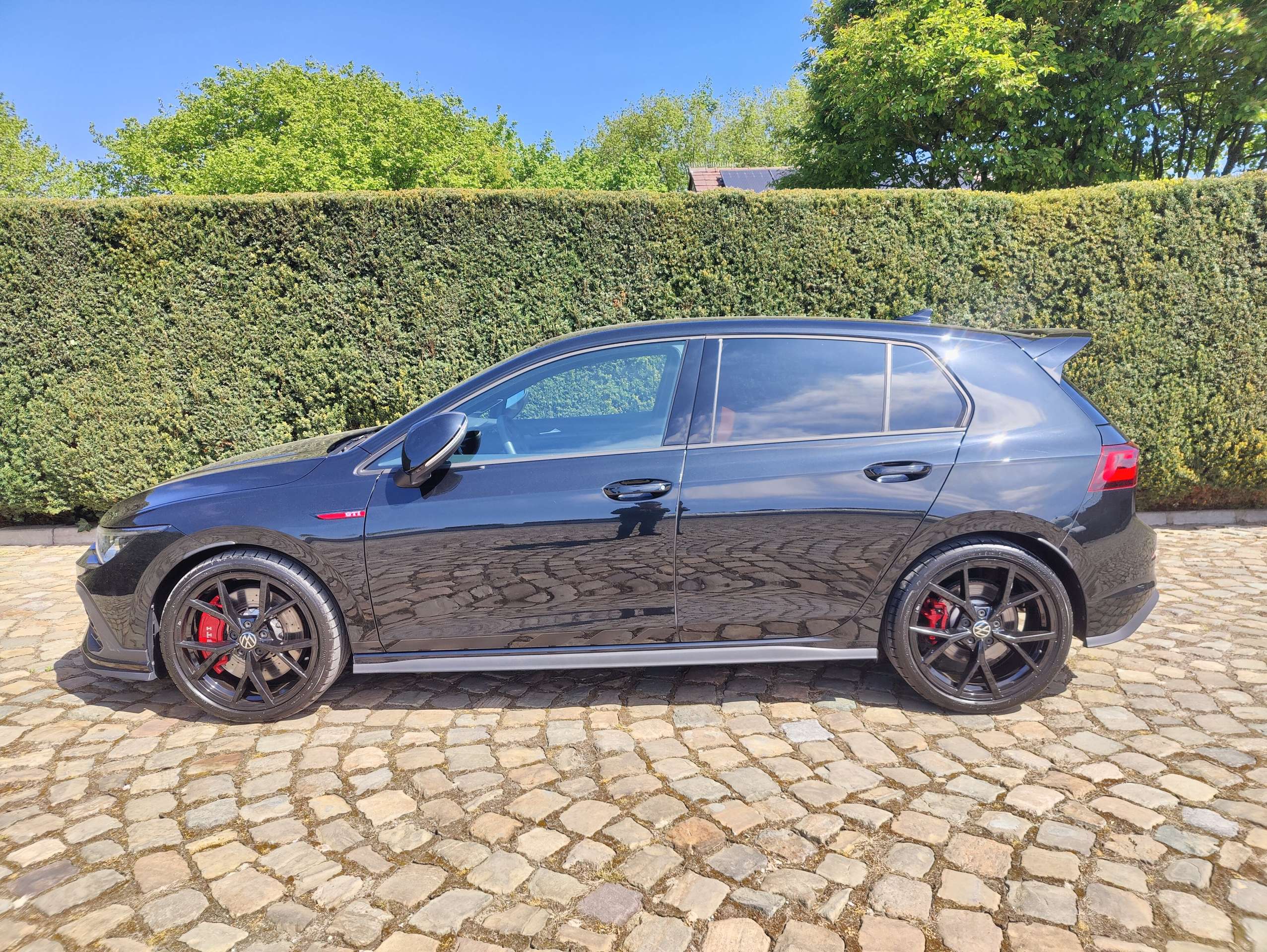 48152f96-b4ad-4fb3-80a8-f566f24a7a1d5-volkswagen-golf-gti-golf-2-0-tsi-gti-clubsport-opf-dsg-harman-kardon-20260513.jpg