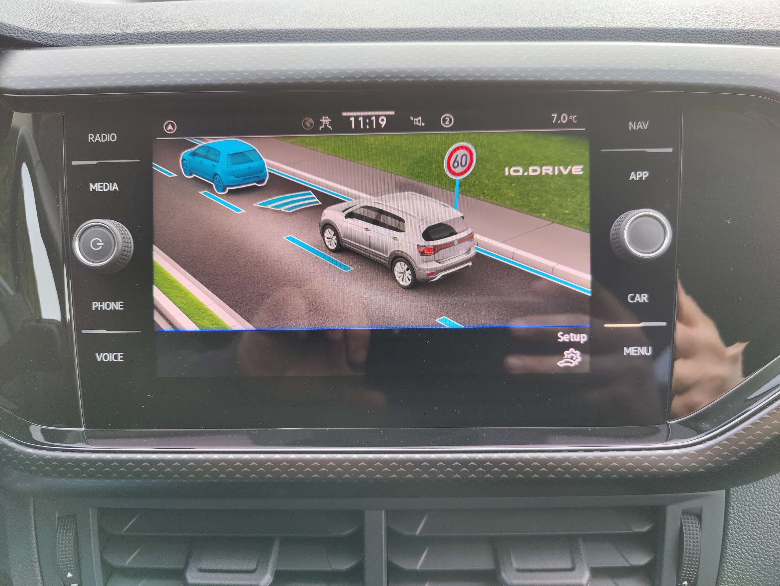 486da35d-a760-47b1-8ac9-0dc4e7f3e51017-volkswagen-t-cross-1-0-tsi-life-business-opf-camera-20260513.jpg