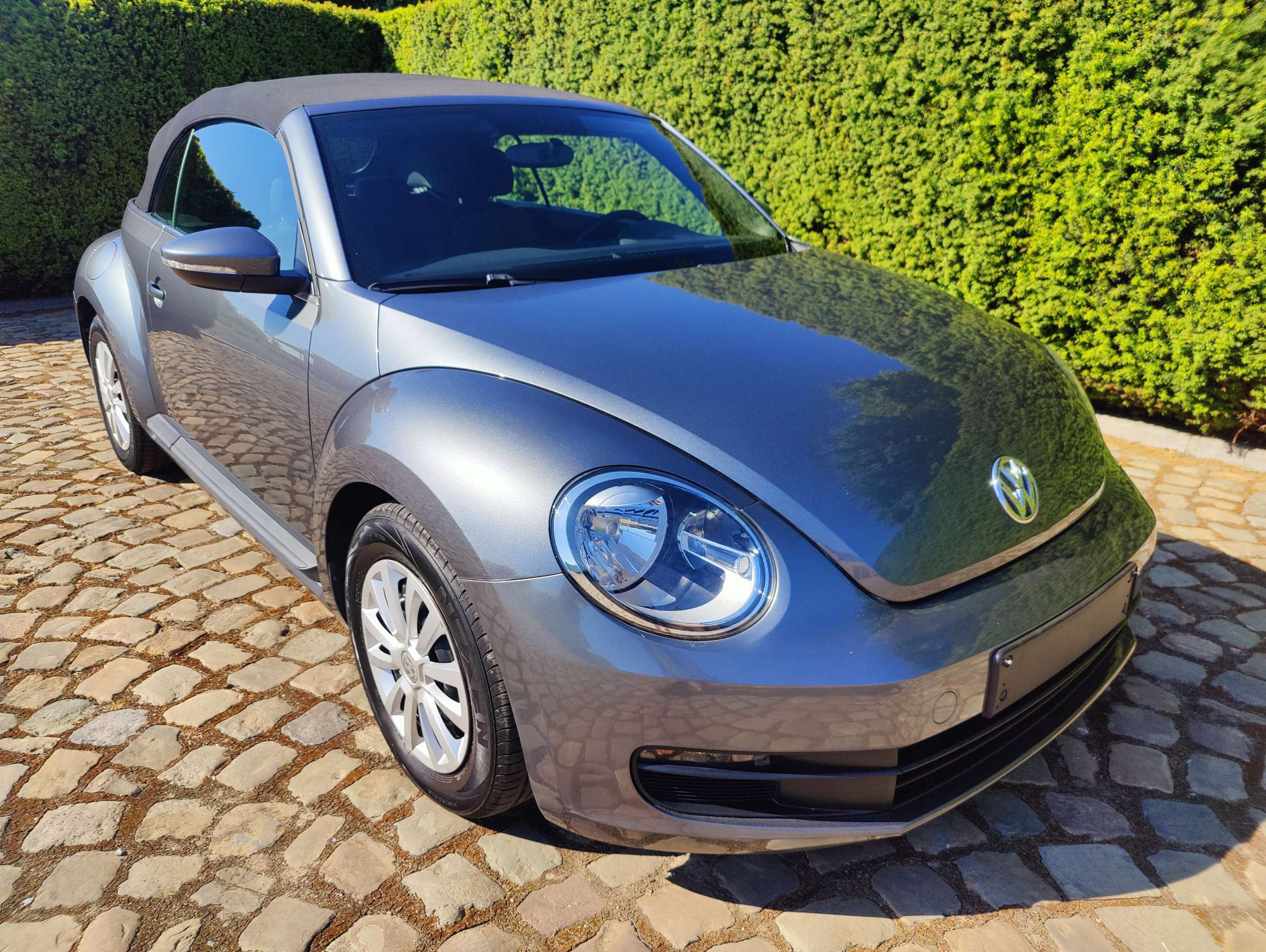 4d72aff8-3ed8-4948-ae58-7ab96a0ef4f85-volkswagen-beetle-cabriolet-1-2-tsi-20260513.jpg