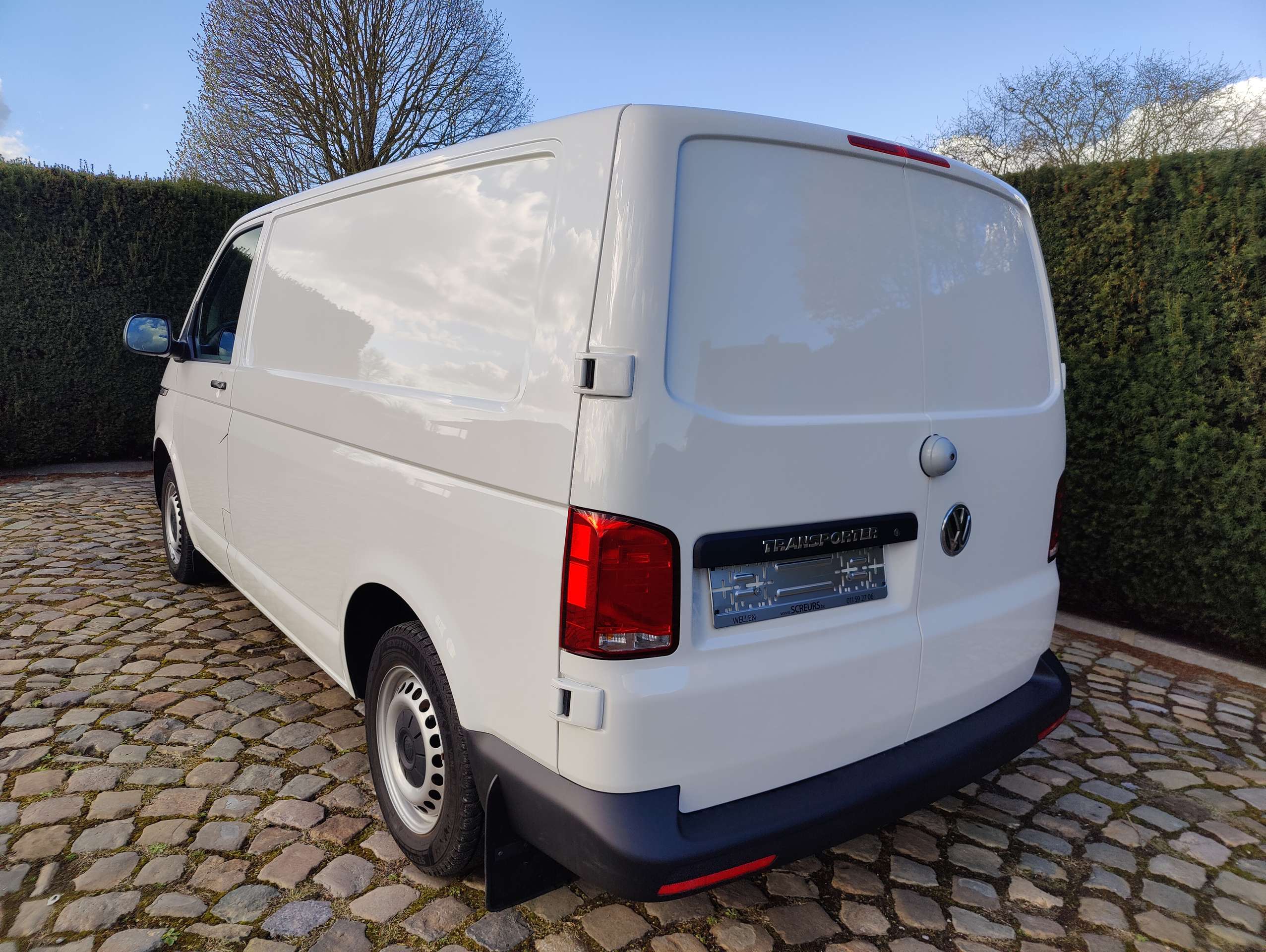4f9c365d-9597-44ac-9082-13245631a0b85-volkswagen-t6-1-transporter-2-0-tdi-scr-bmt-eu6d-temp-20260513.jpg