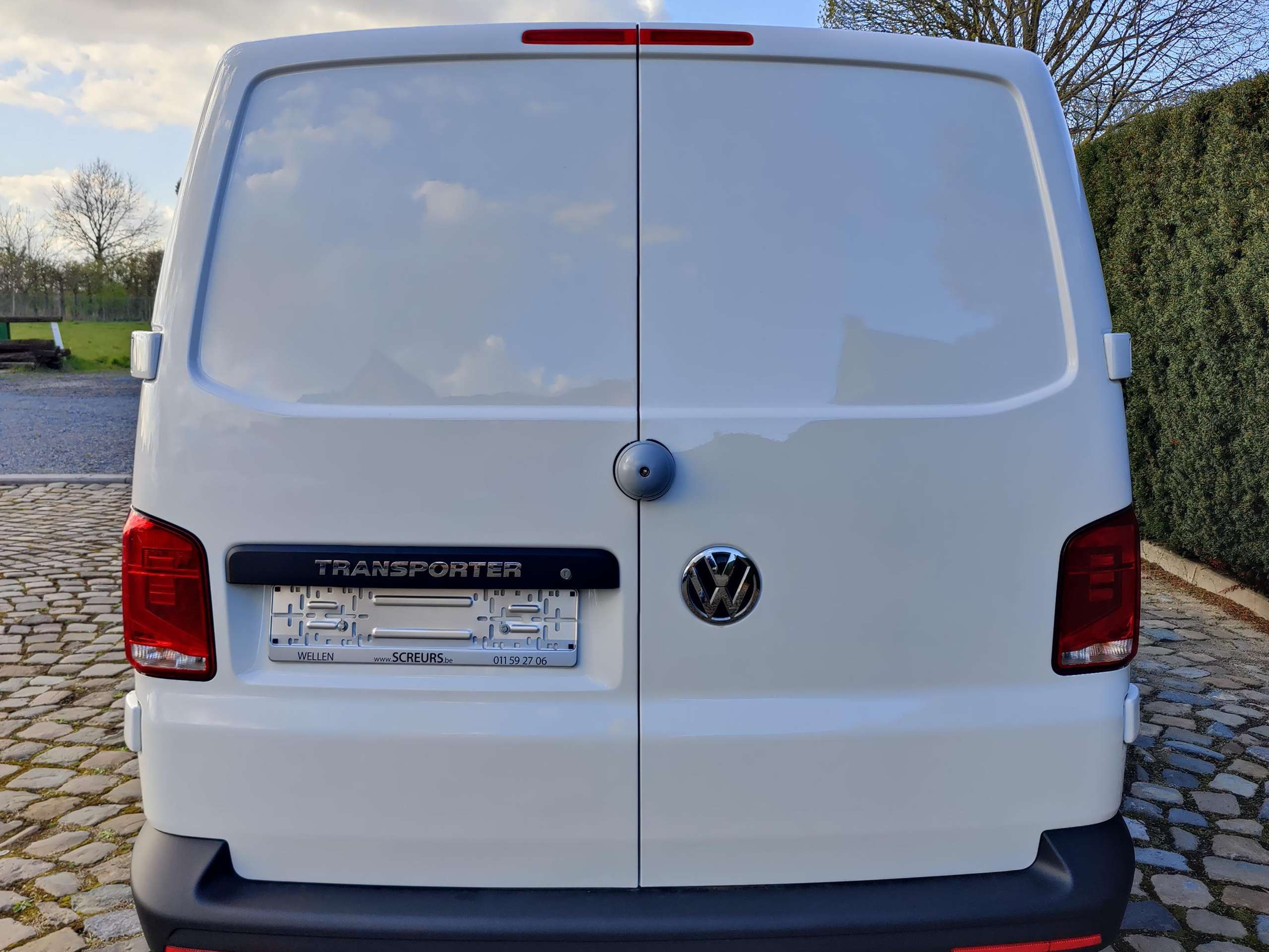4f9c365d-9597-44ac-9082-13245631a0b86-volkswagen-t6-1-transporter-2-0-tdi-scr-bmt-eu6d-temp-20260513.jpg