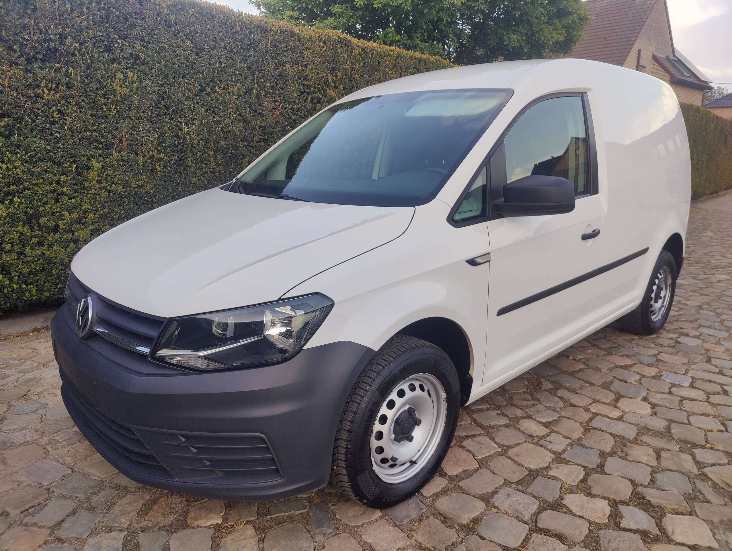 56186b89-fcb2-4e20-a7ef-512ad628b2bb3-volkswagen-caddy-caddy-2-0-cr-tdi-scr-eu6-20260507.jpg