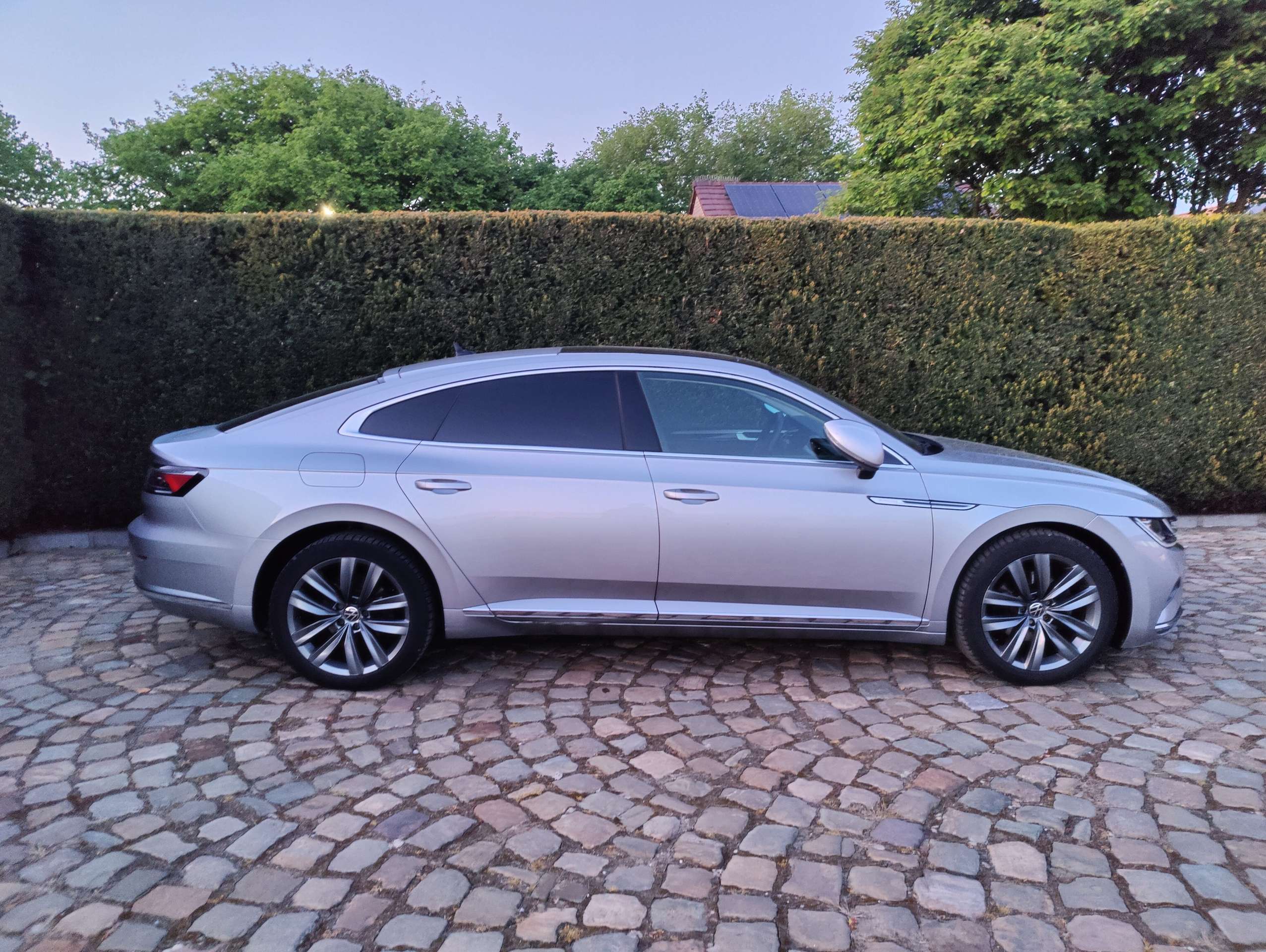 6c00311a-acad-43ea-b0e9-43f2557532868-volkswagen-arteon-arteon-2-0-tdi-scr-business-dsg-enkel-export-handelaar-20260502.jpg