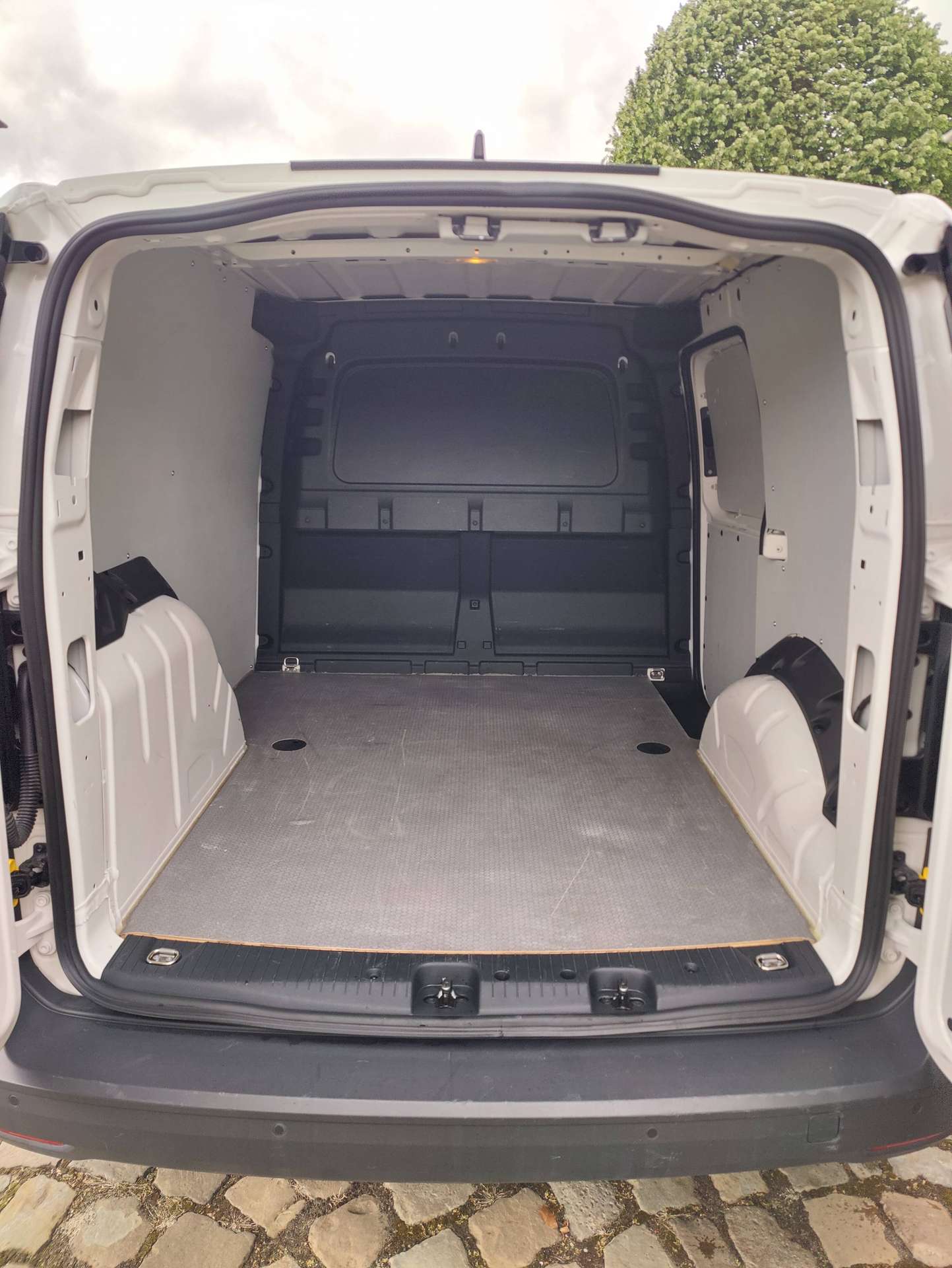 75f9018a-aa26-4133-b477-94c0679facb411-volkswagen-caddy-2-0-tdi-20260520.jpg