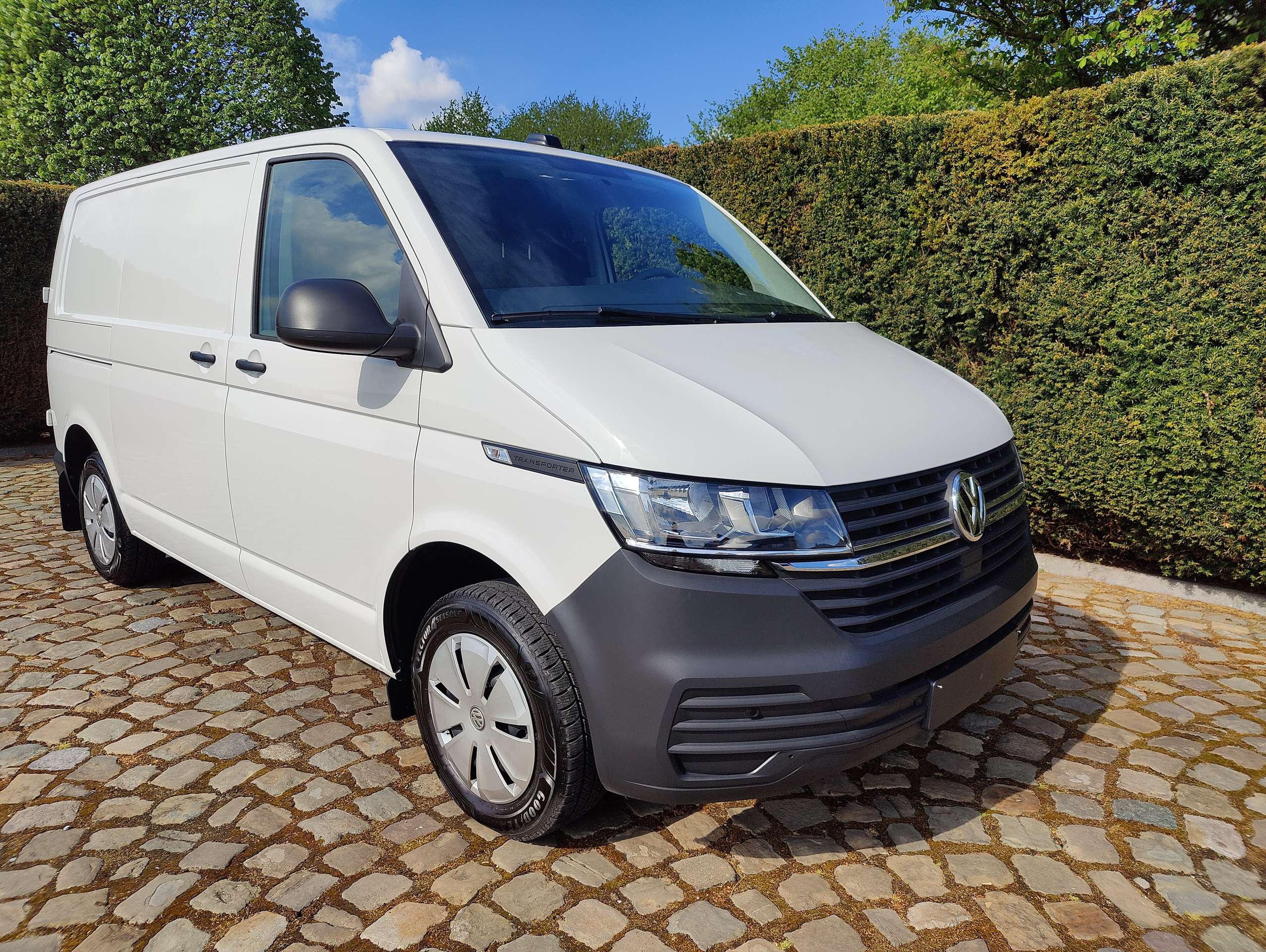 7a5f3858-0702-4ec5-8df1-c4641a29070c1-volkswagen-t6-1-transporter-2-0-tdi-scr-bmt-eu6d-20260513.jpg