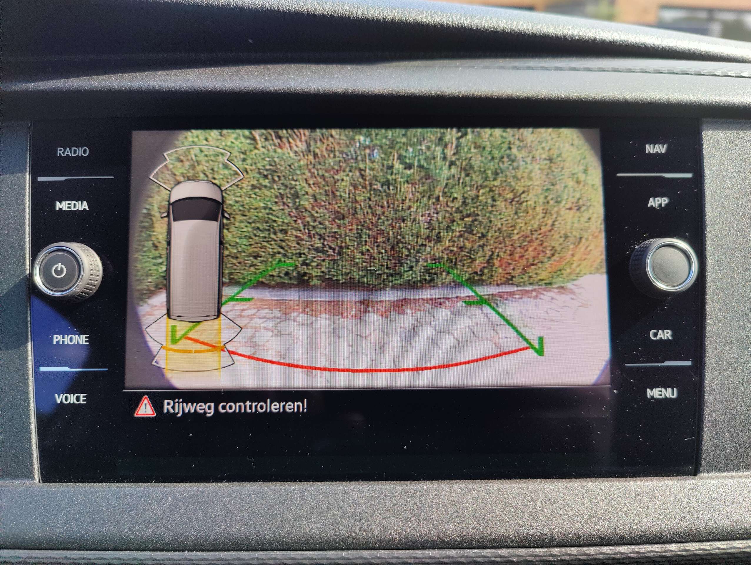 7a5f3858-0702-4ec5-8df1-c4641a29070c14-volkswagen-t6-1-transporter-2-0-tdi-scr-bmt-eu6d-20260501.jpg