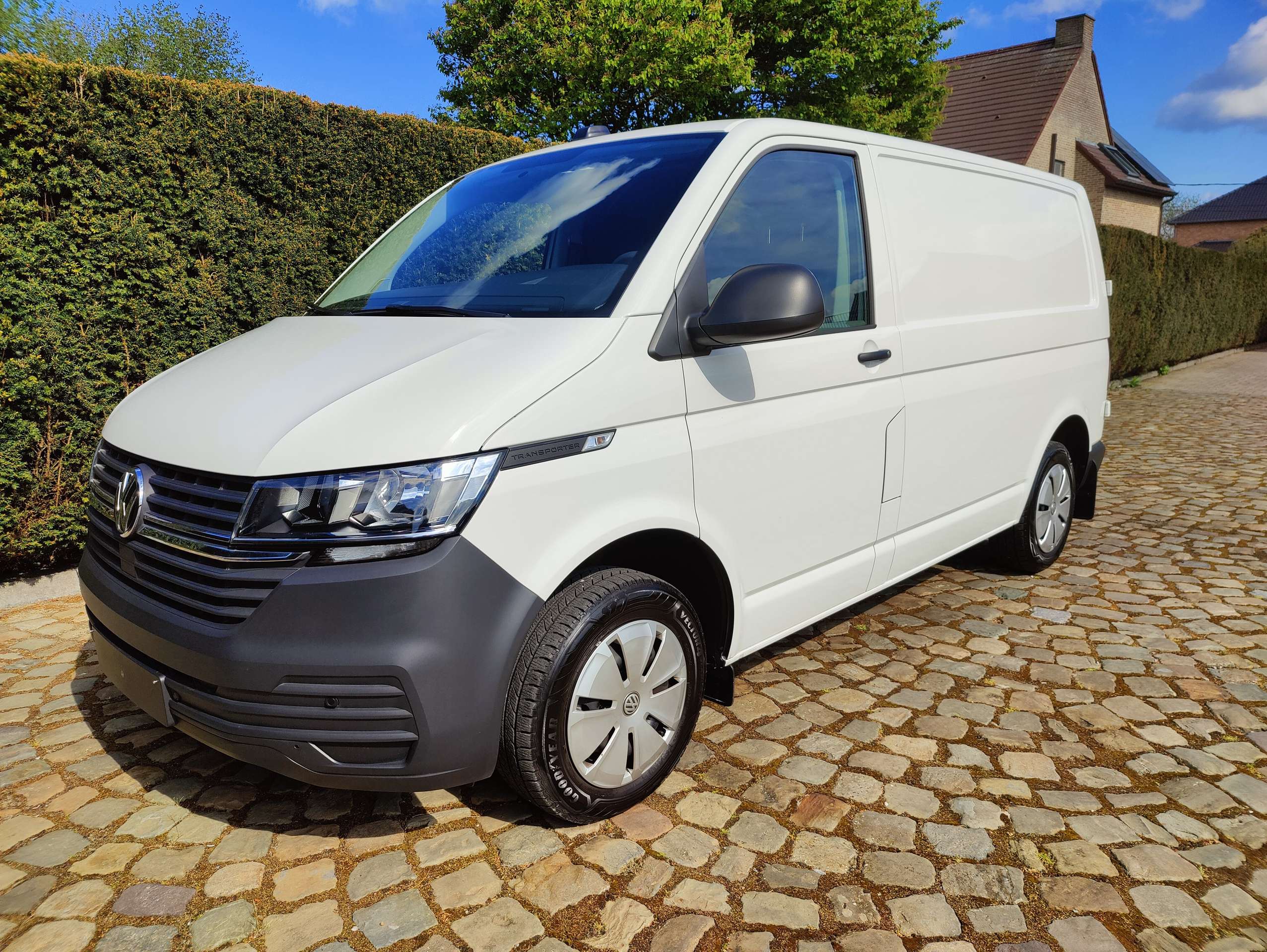 7a5f3858-0702-4ec5-8df1-c4641a29070c3-volkswagen-t6-1-transporter-2-0-tdi-scr-bmt-eu6d-20260513.jpg