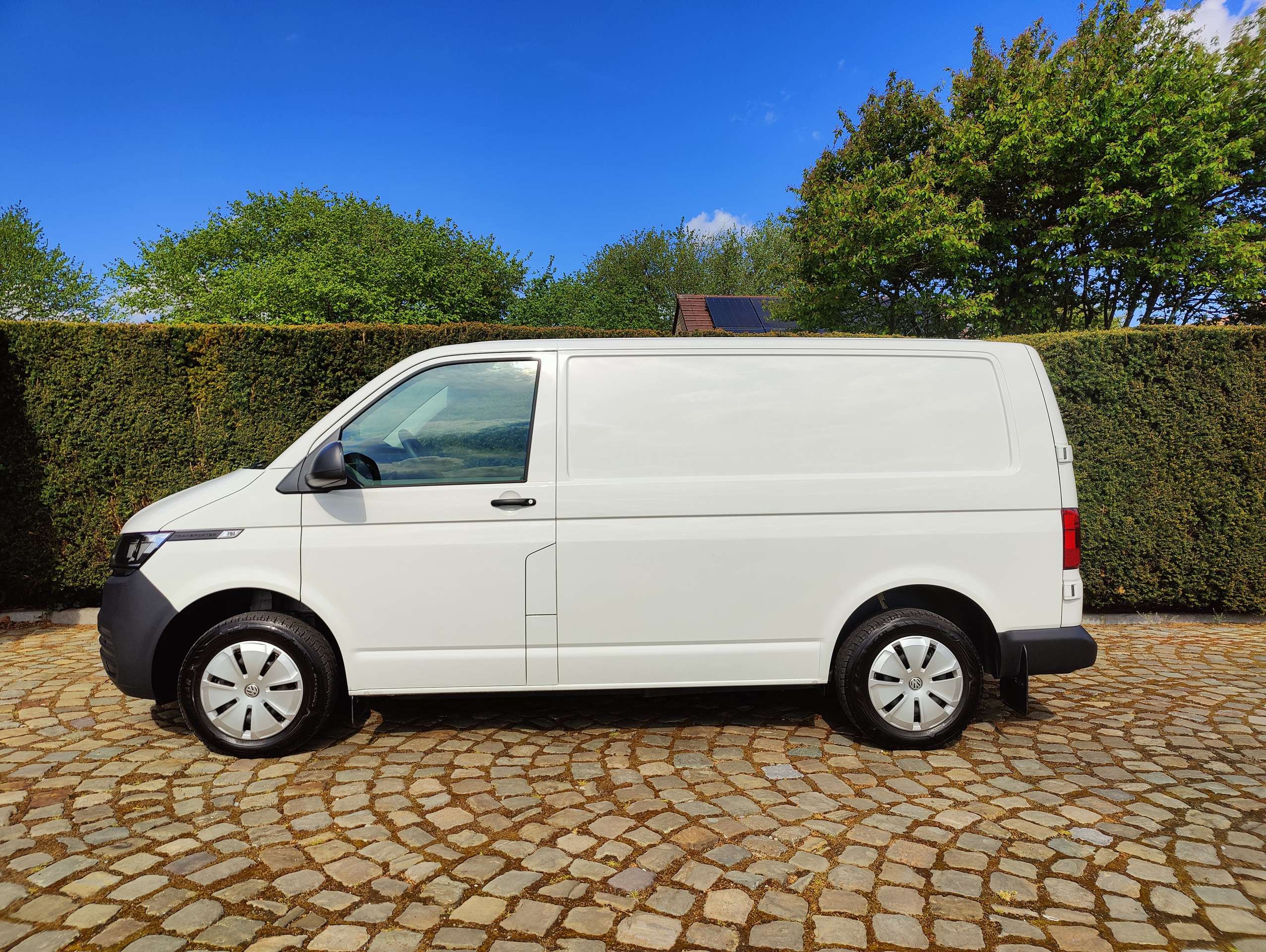 7a5f3858-0702-4ec5-8df1-c4641a29070c4-volkswagen-t6-1-transporter-2-0-tdi-scr-bmt-eu6d-20260513.jpg