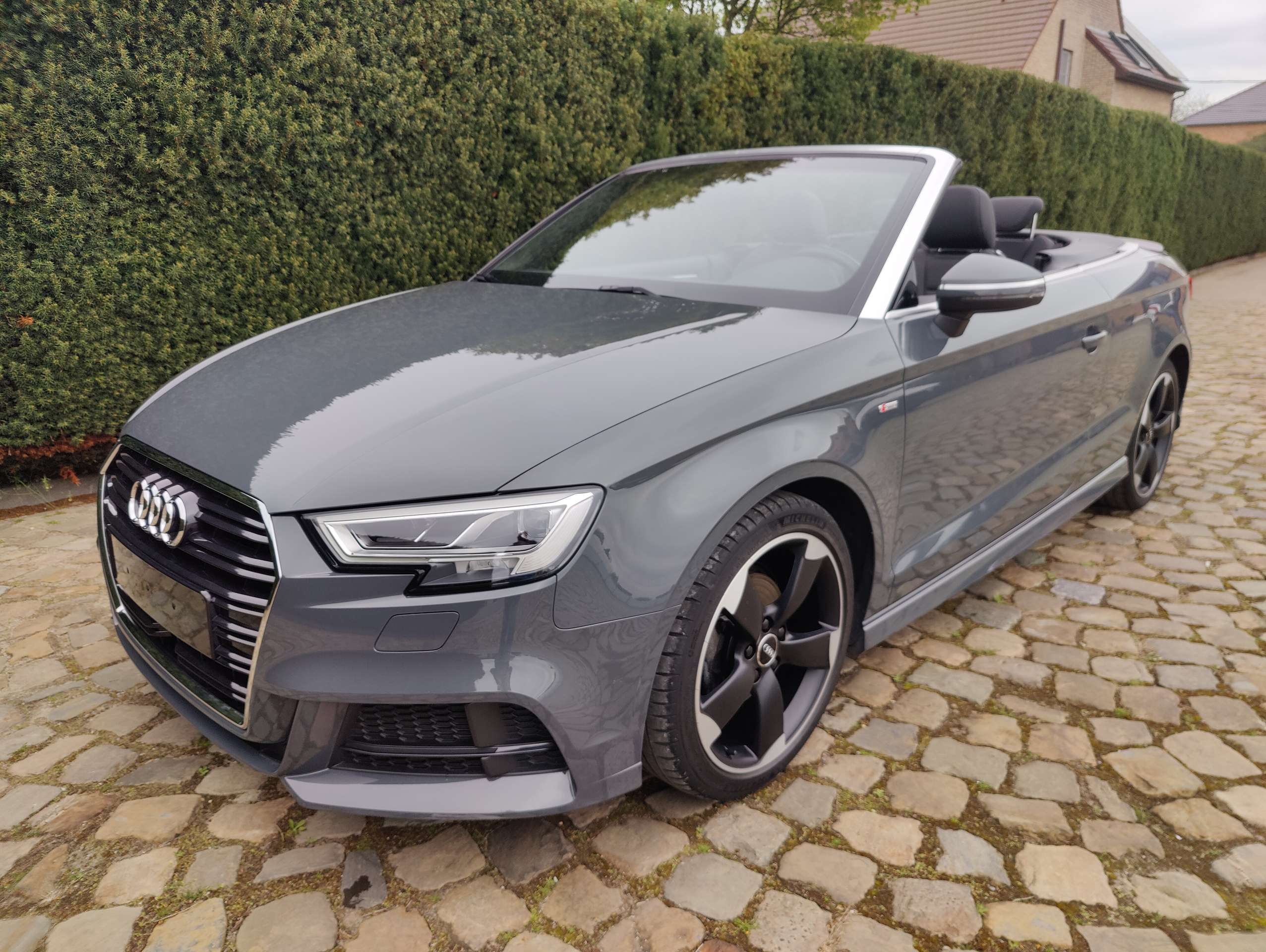 84e9639c-6167-40ab-8bb0-36fc55174fa42-audi-a3-a3-cabriolet-35-tfsi-act-sport-s-tronic-s-line-20260513.jpg