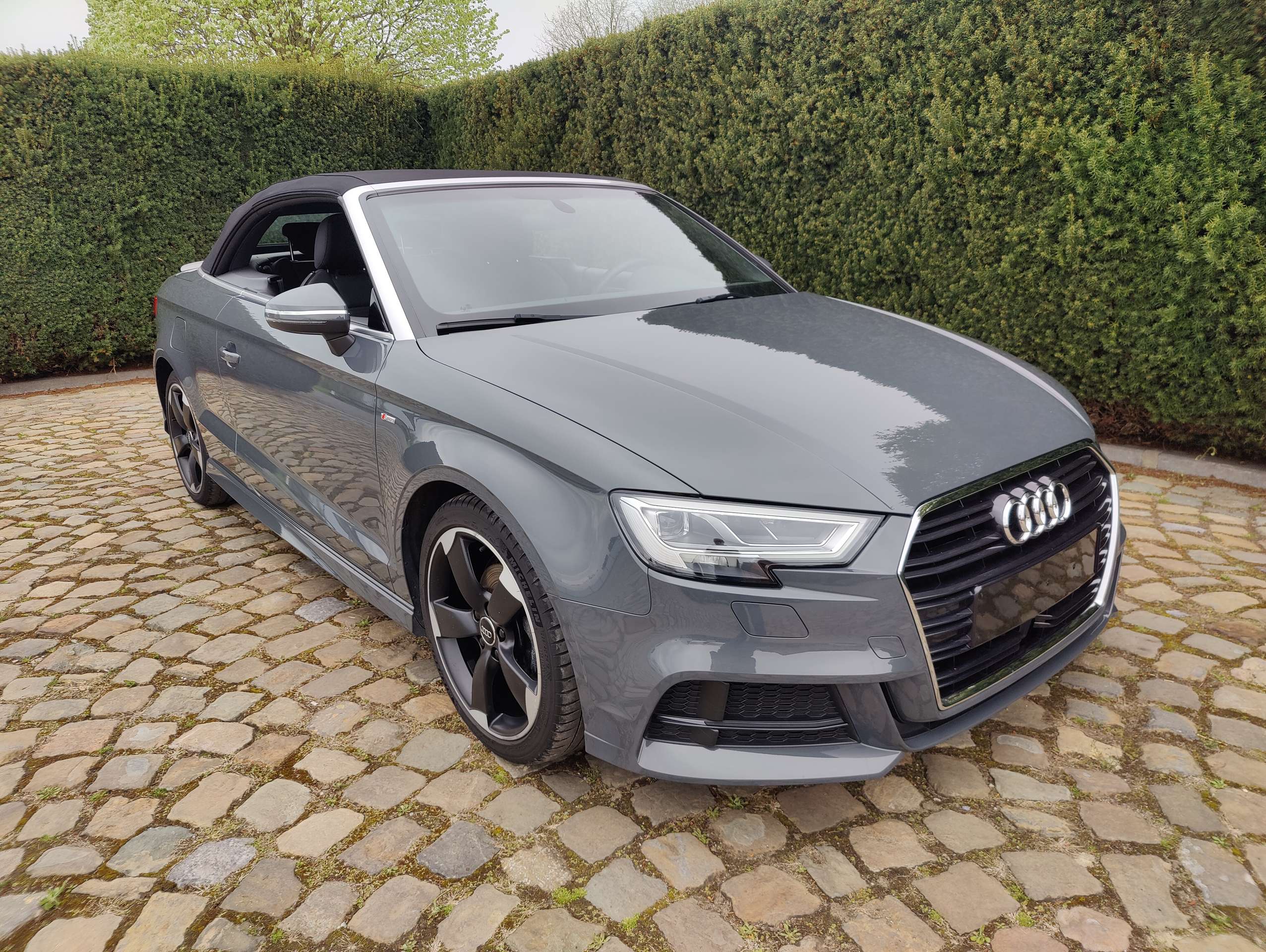 84e9639c-6167-40ab-8bb0-36fc55174fa45-audi-a3-a3-cabriolet-35-tfsi-act-sport-s-tronic-s-line-20260513.jpg