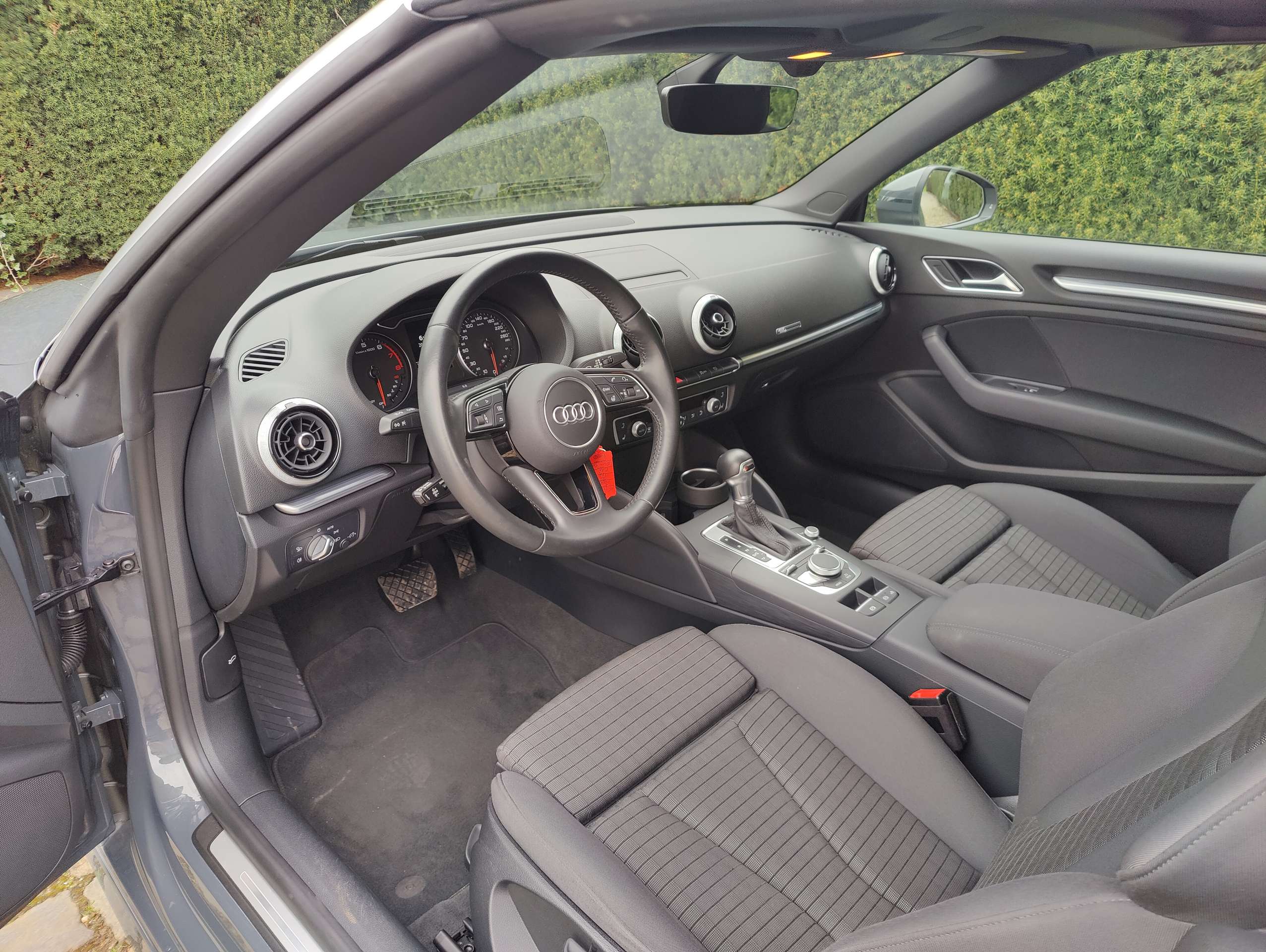 84e9639c-6167-40ab-8bb0-36fc55174fa49-audi-a3-a3-cabriolet-35-tfsi-act-sport-s-tronic-s-line-20260513.jpg