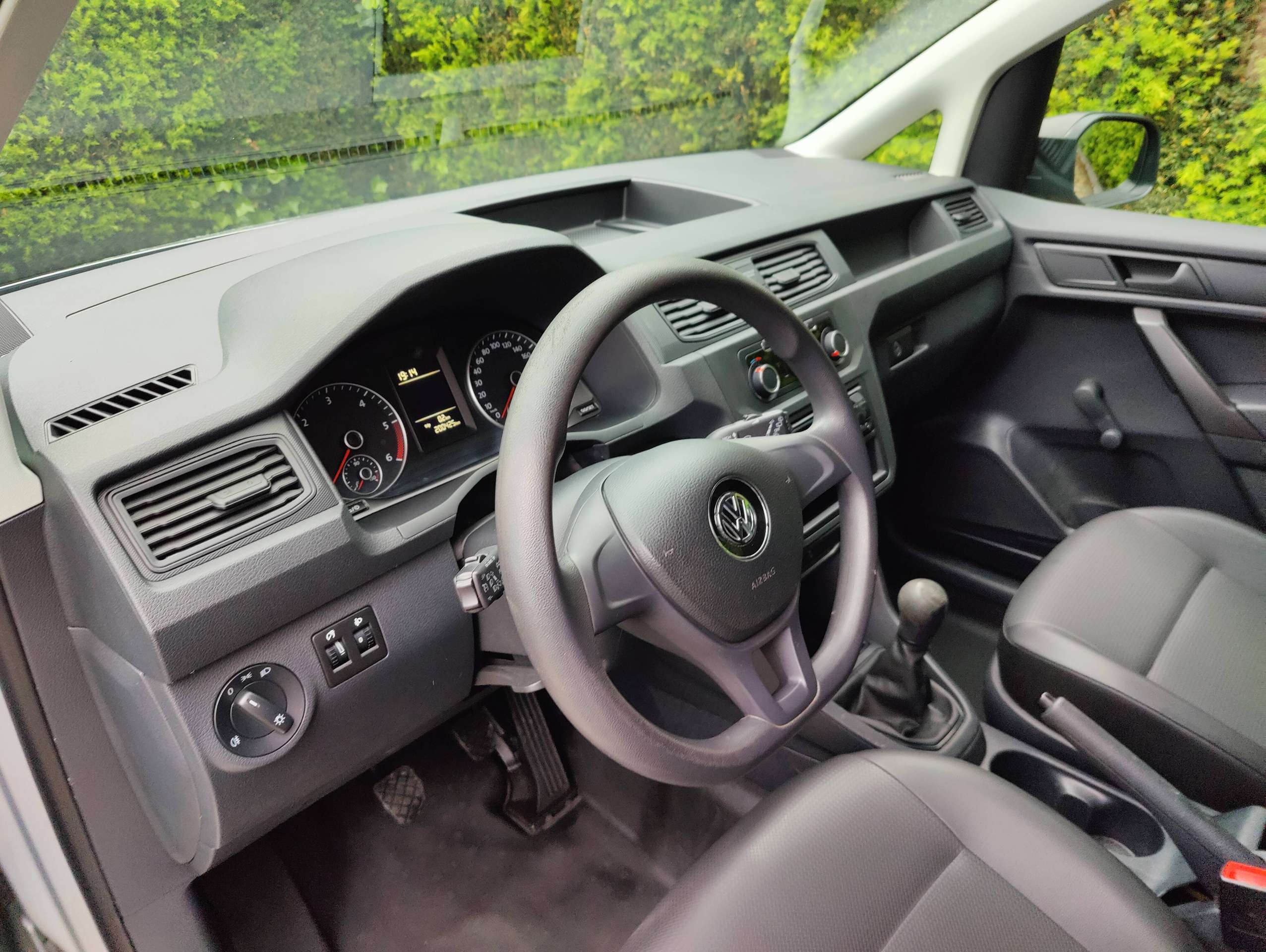 86343af4-4449-490a-8e9a-cb4628faa6ab10-volkswagen-caddy-caddy-maxi-2-0-tdi-scr-maxi-conceptline-export-20260523.jpg