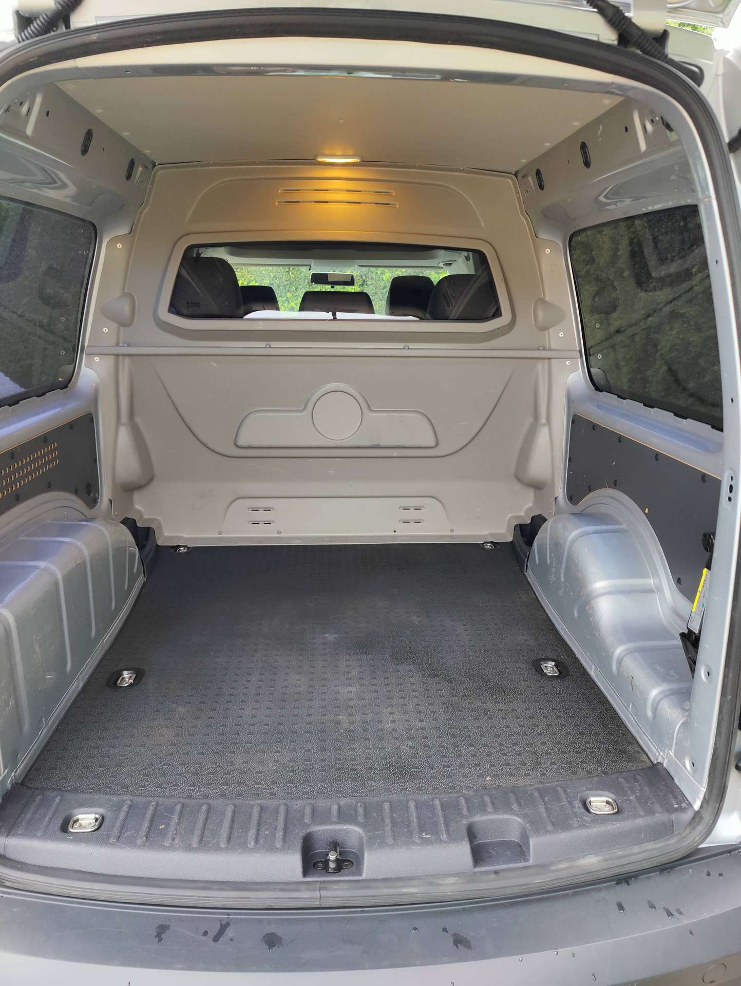 86343af4-4449-490a-8e9a-cb4628faa6ab9-volkswagen-caddy-caddy-maxi-2-0-tdi-scr-maxi-conceptline-export-20260523.jpg