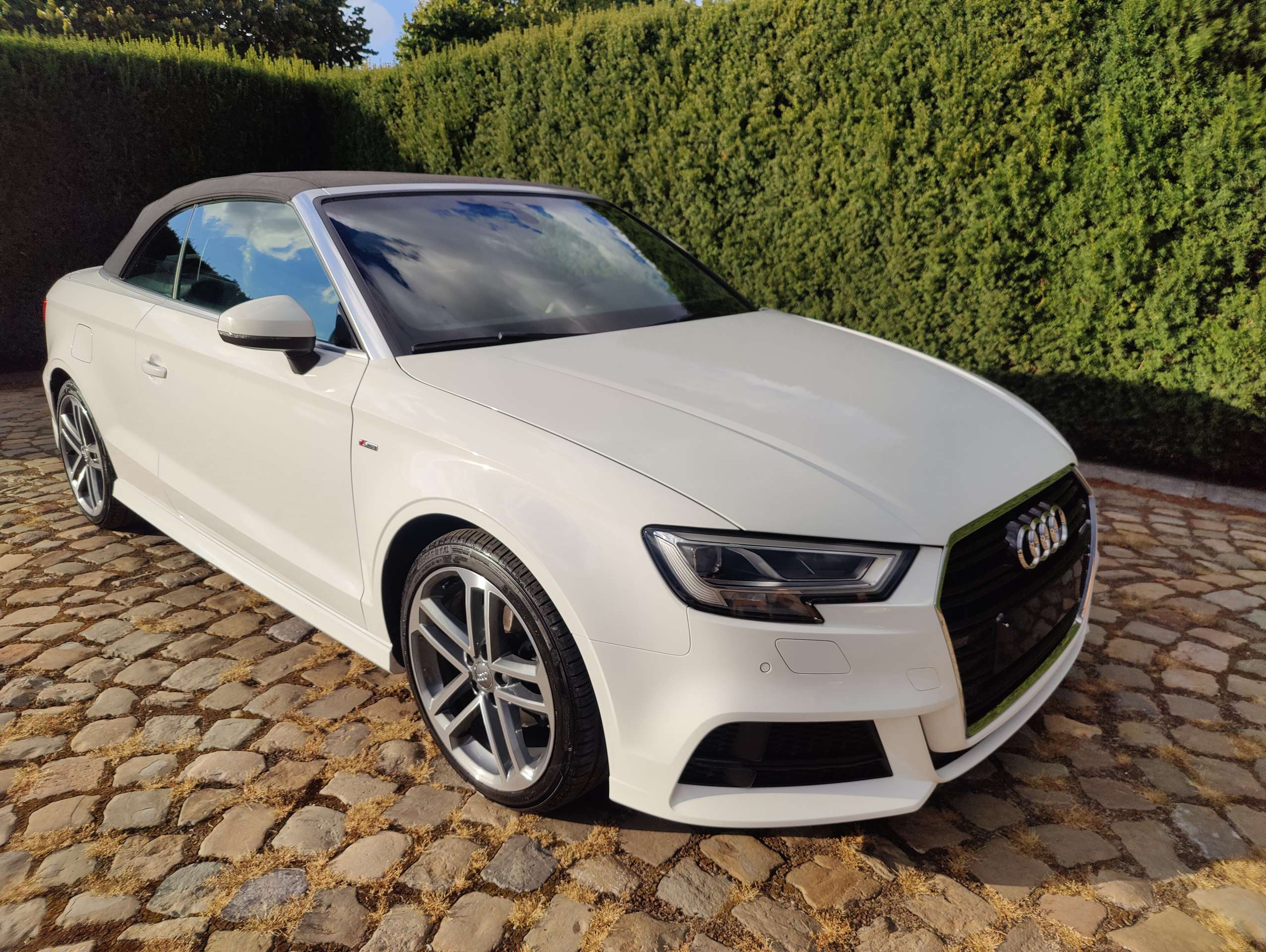 87439808-a838-4cfe-850f-0ab51d1a84b65-audi-a3-a3-1-5-tfsi-cabrio-s-tronic-sport-s-line-20260513.jpg