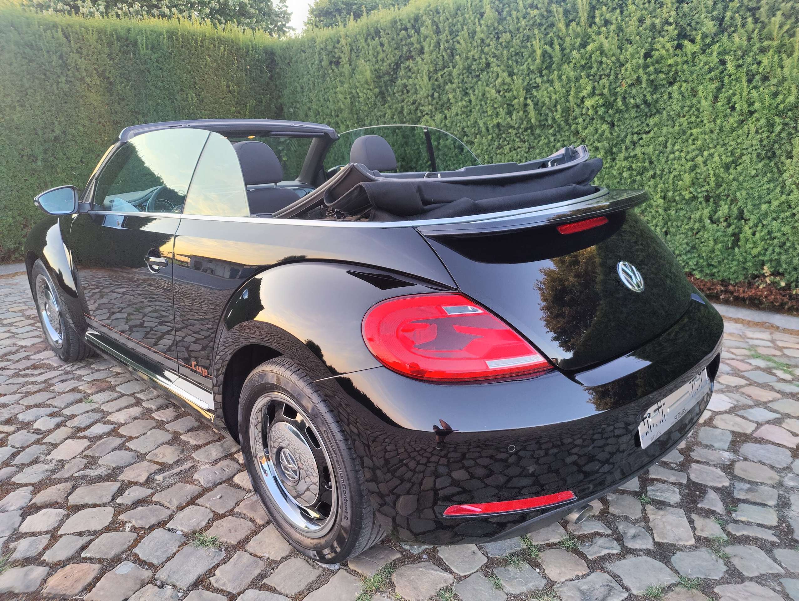 91f32d49-81dd-46d4-9825-5c3ac8fb41de3-volkswagen-beetle-beetle-cabriolet-1-2-tsi-bluemotion-technology-cup-20260513.jpg