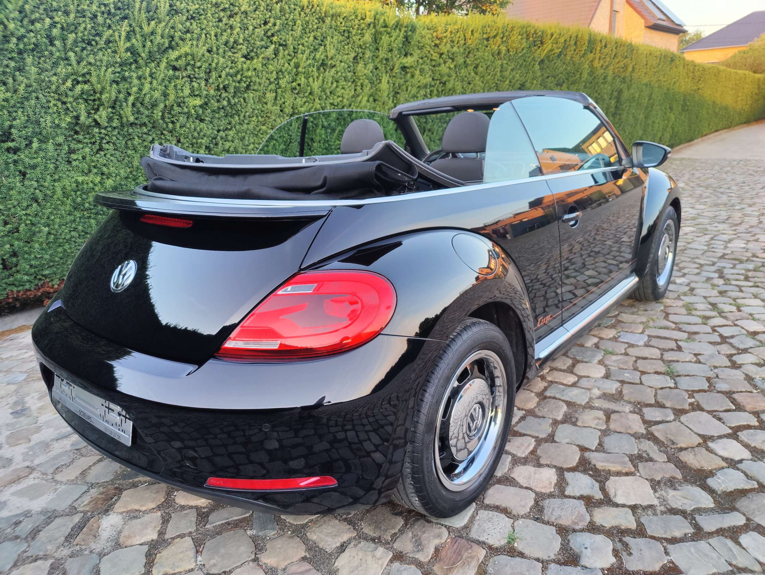 91f32d49-81dd-46d4-9825-5c3ac8fb41de4-volkswagen-beetle-beetle-cabriolet-1-2-tsi-bluemotion-technology-cup-20260513.jpg