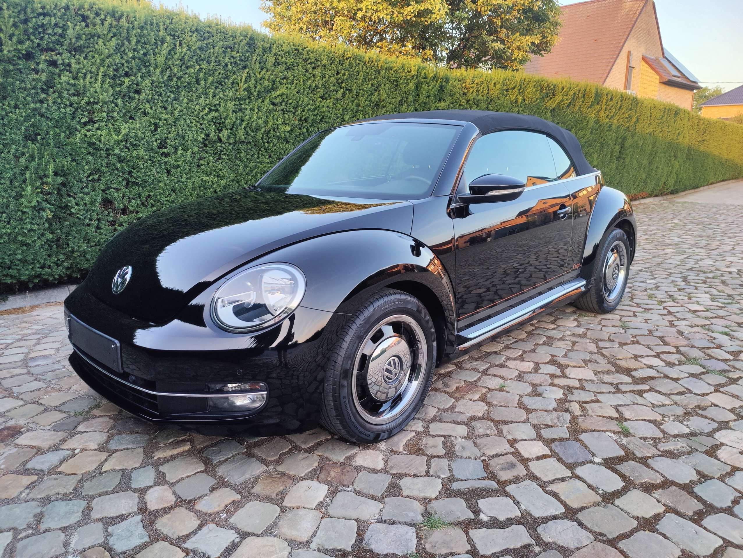 91f32d49-81dd-46d4-9825-5c3ac8fb41de6-volkswagen-beetle-beetle-cabriolet-1-2-tsi-bluemotion-technology-cup-20260513.jpg