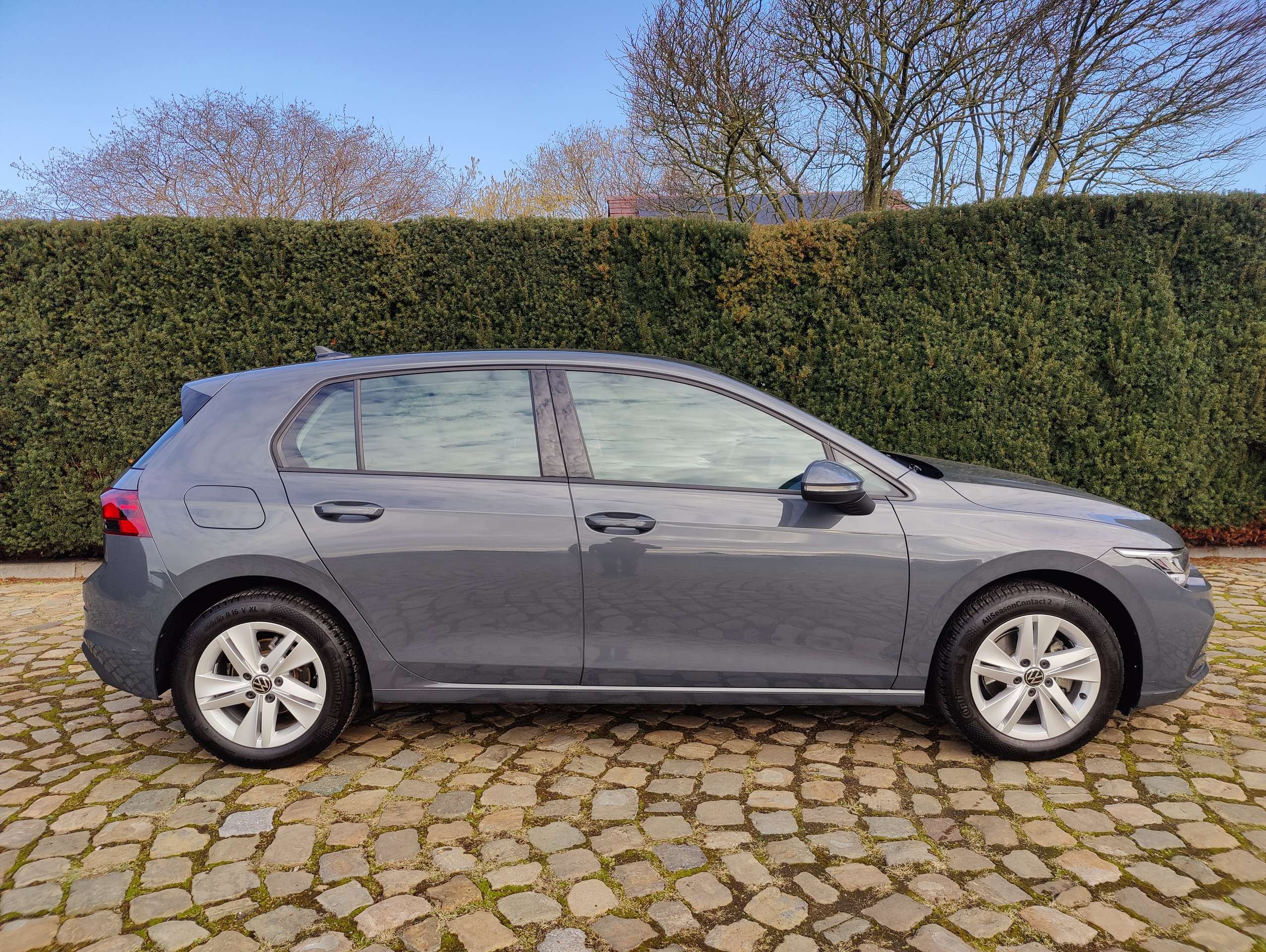 97c9c450-c9b4-4789-9d0a-ace98d19e8b88-volkswagen-golf-golf-1-0-etsi-life-business-opf-dsg-camera-20260513.jpg