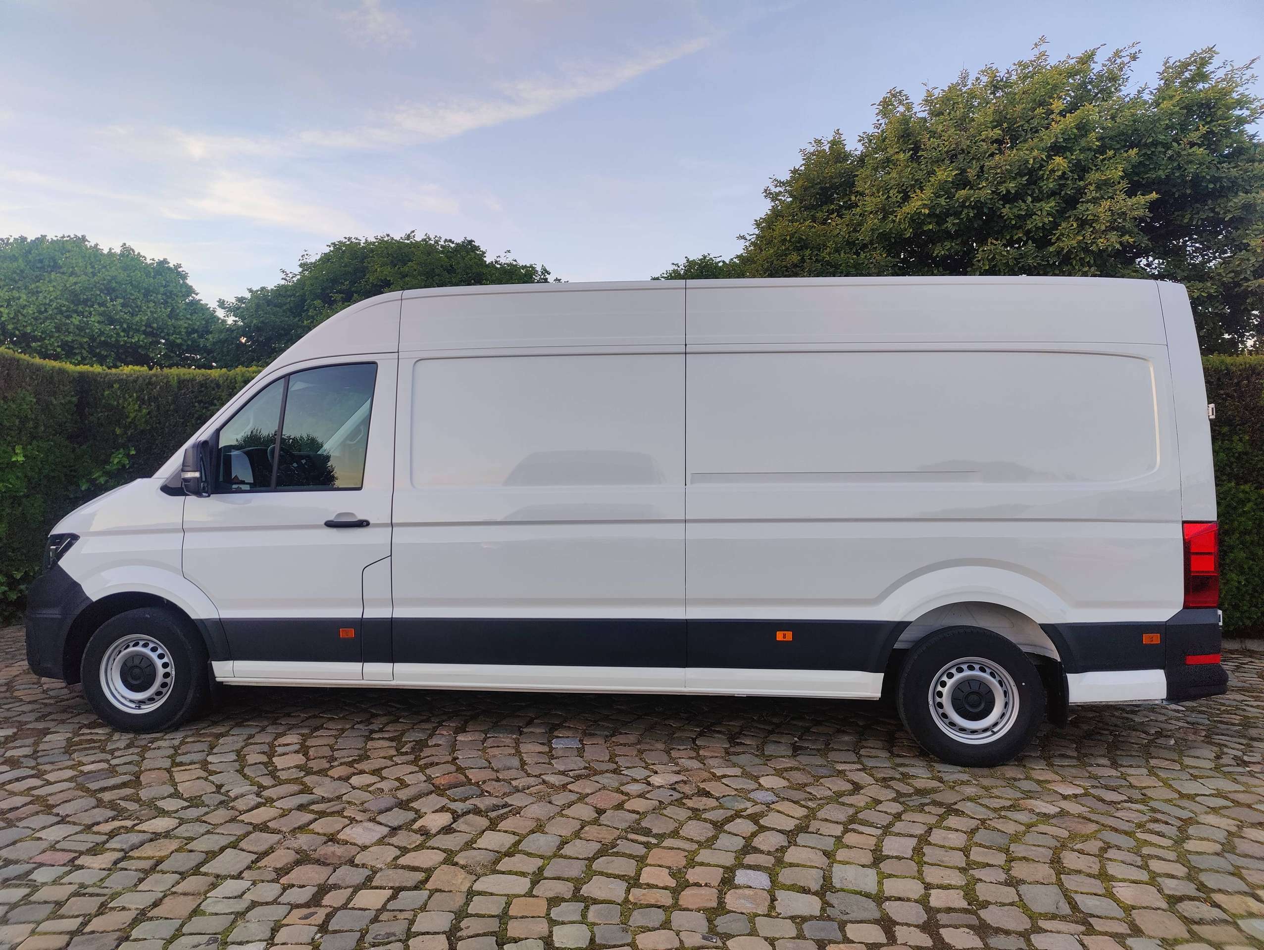 ab6fcb92-7f92-45d6-b256-84ab52e915454-volkswagen-crafter-crafter-2-0-cr-tdi-l4h3-eu6d-20260530.jpg