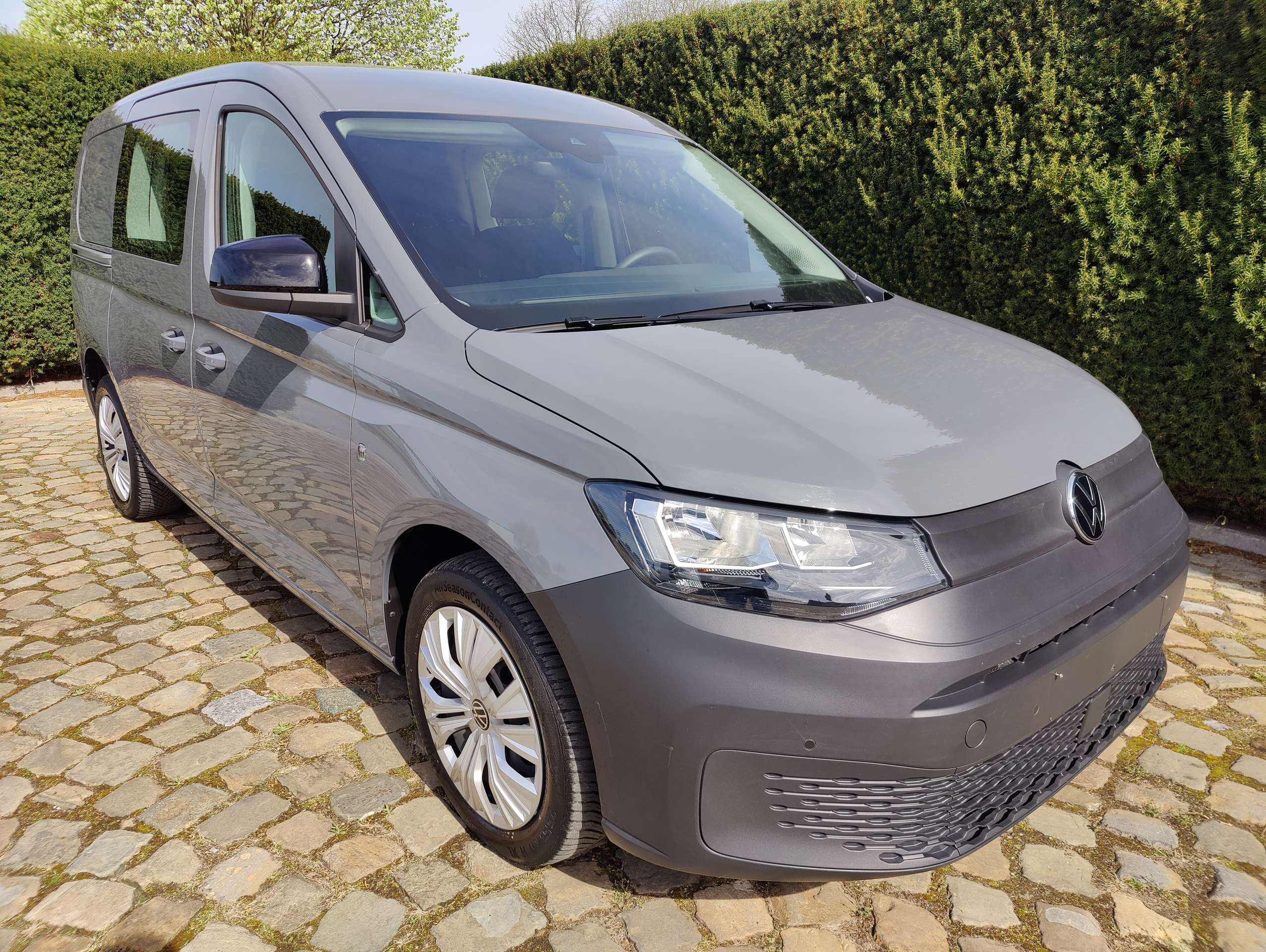baa3eeea-ebf1-48d2-ae93-11d1195bc8561-volkswagen-caddy-2-0-tdi-maxi-5-plaatsen-lichte-vracht-5-places-utilitaire-camera-de-recul-20260513.jpg