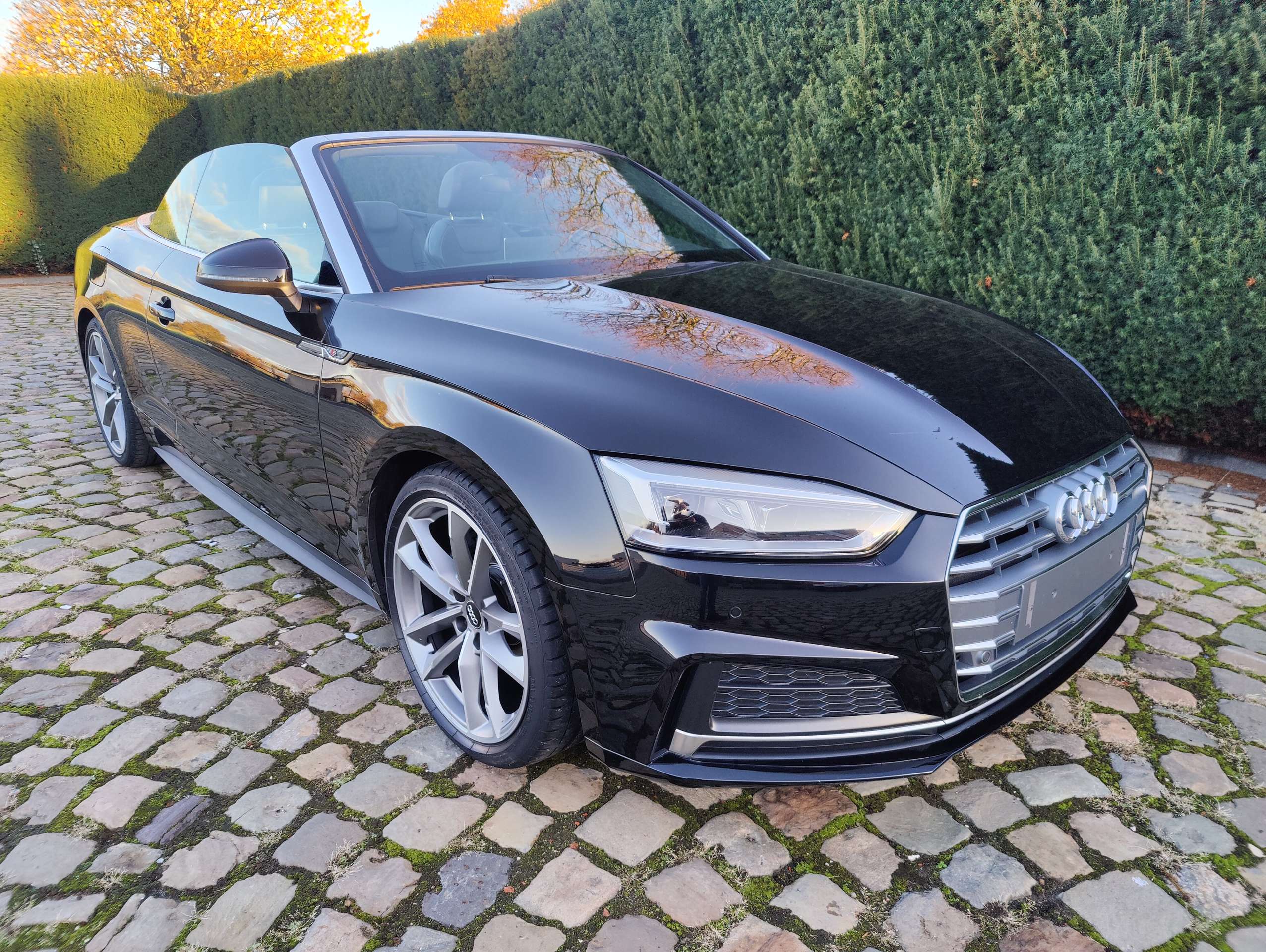 bc64bee7-e752-4c86-ba3d-20e8d8e778391-audi-a5-a5-cabrio-40-tfsi-s-tronic-s-line-20260513.jpg