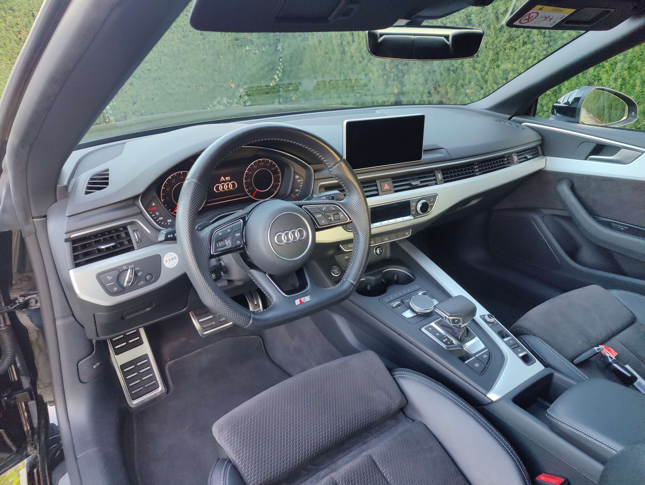bc64bee7-e752-4c86-ba3d-20e8d8e778399-audi-a5-a5-cabrio-40-tfsi-s-tronic-s-line-20260513.jpg