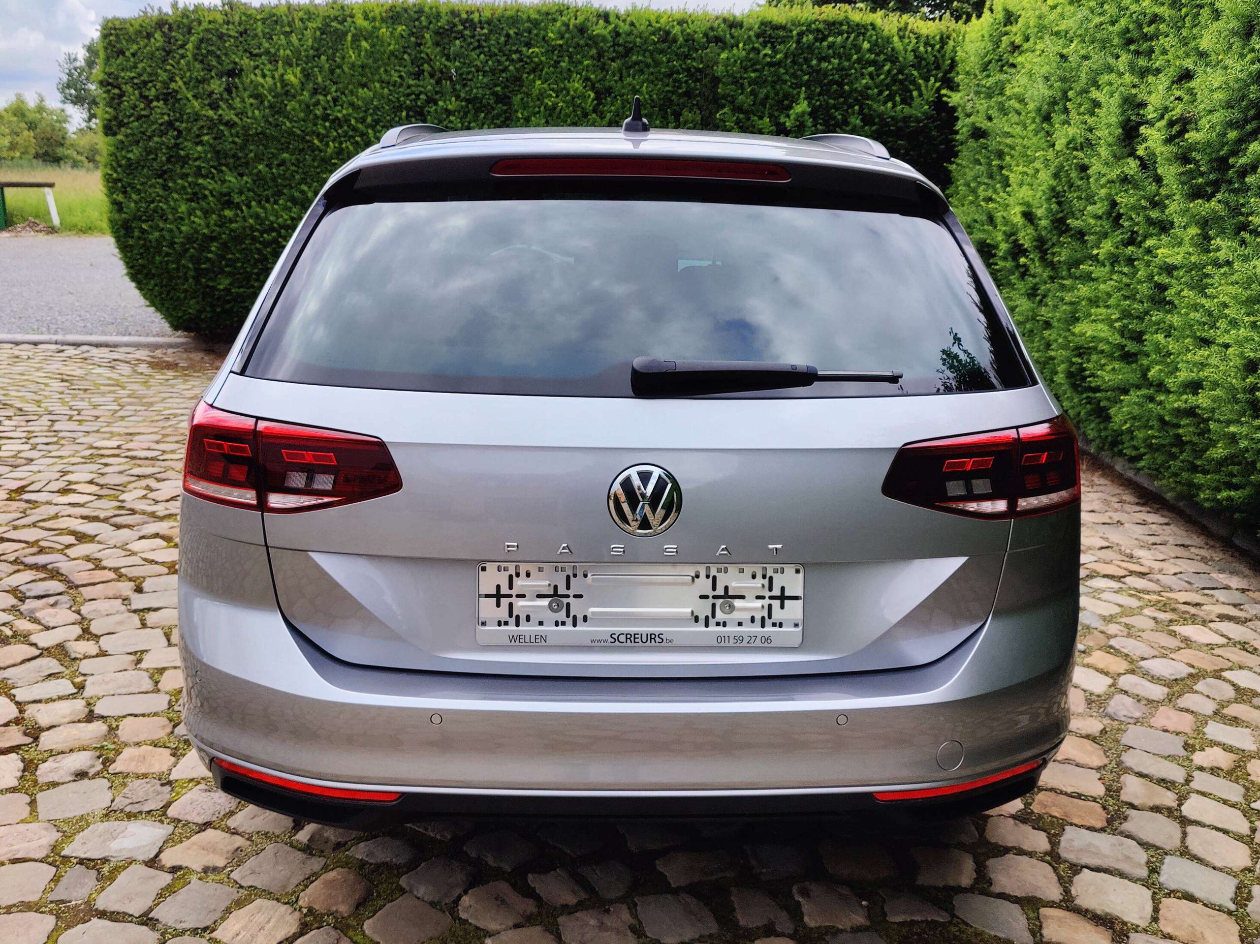 be4e2ea9-7848-4811-bb57-128173bdd7c56-volkswagen-passat-variant-2-0-tsi-business-opf-dsg-20260520.jpg