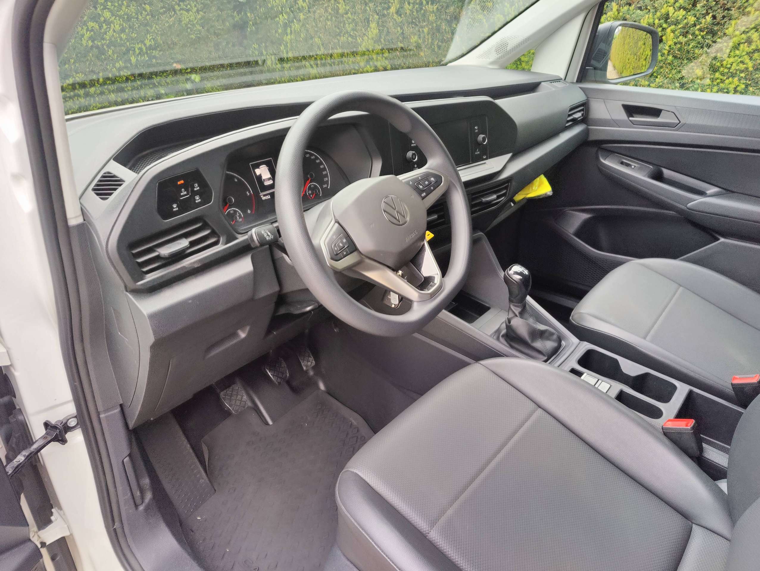 bf86e913-2c61-4503-92da-eb74c93e4c319-volkswagen-caddy-caddy-2-0-tdi-20260513.jpg