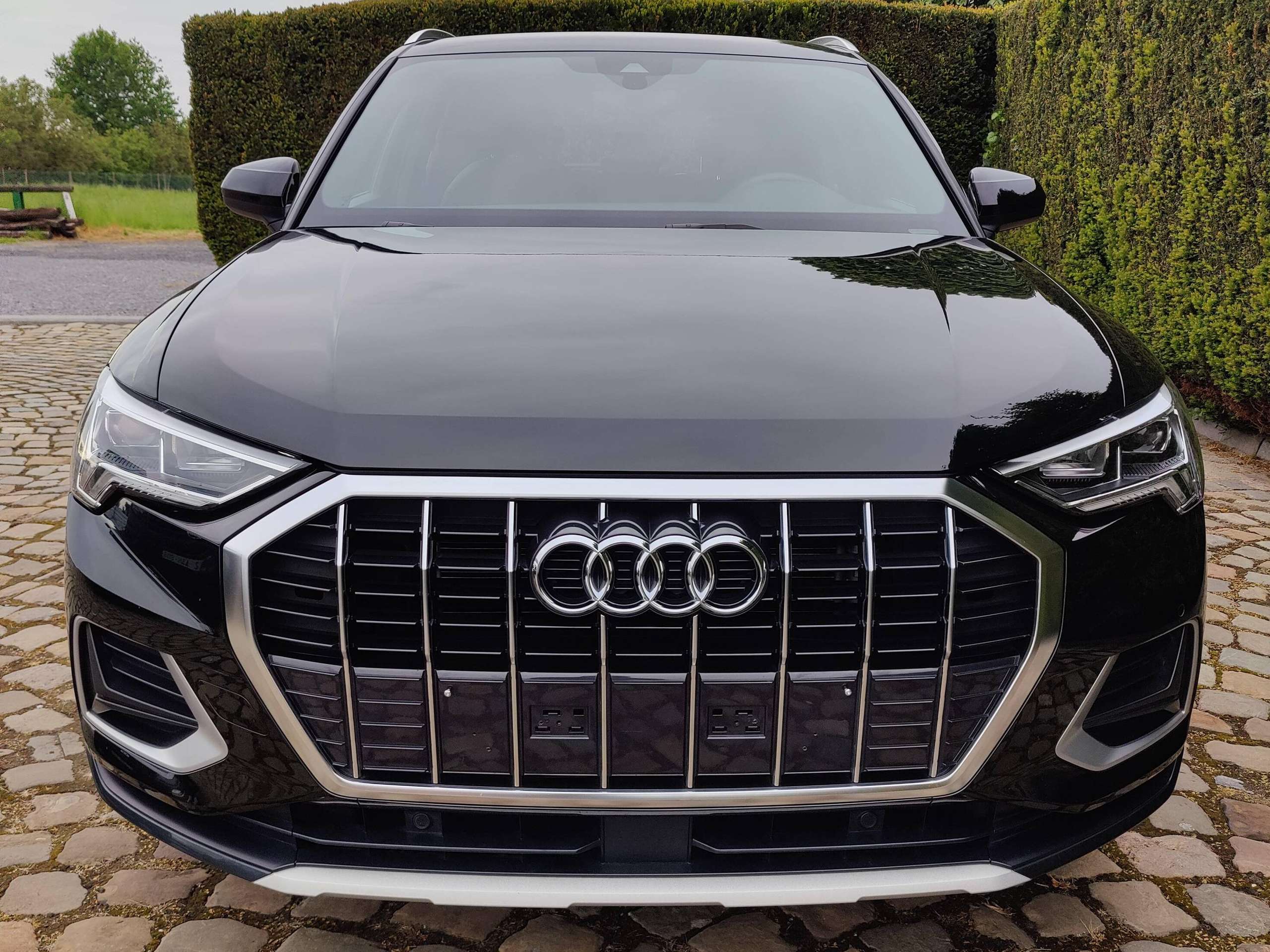 d8157119-8209-4bc9-a4c4-98ca204245d23-audi-q3-q3-35-tfsi-business-edition-advanced-s-tronic-20260507.jpg