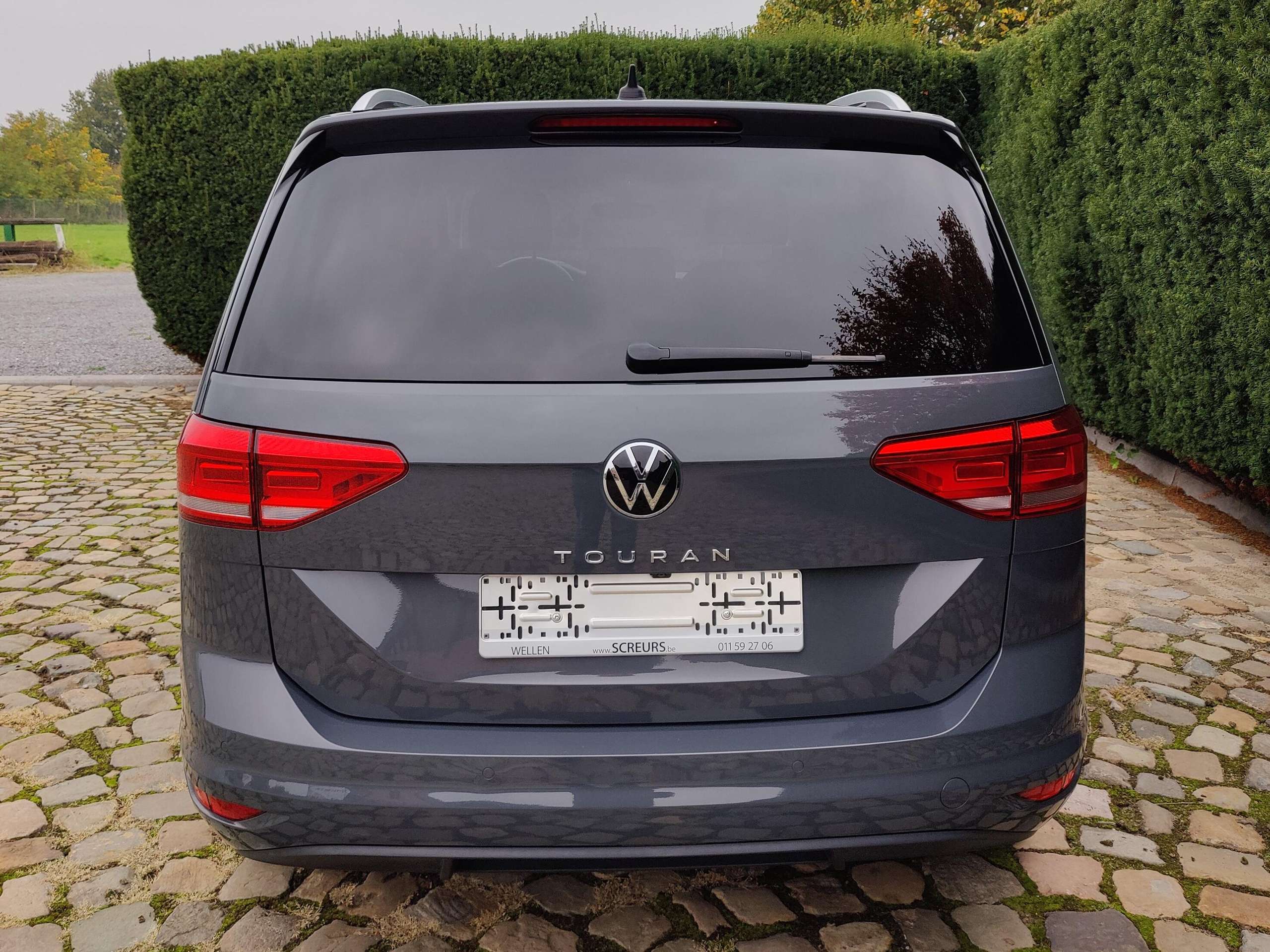 d96a265e-cd16-4f09-8012-924d08c8e9b56-volkswagen-touran-touran-1-5-tsi-opf-dsg-active-20260513.jpg