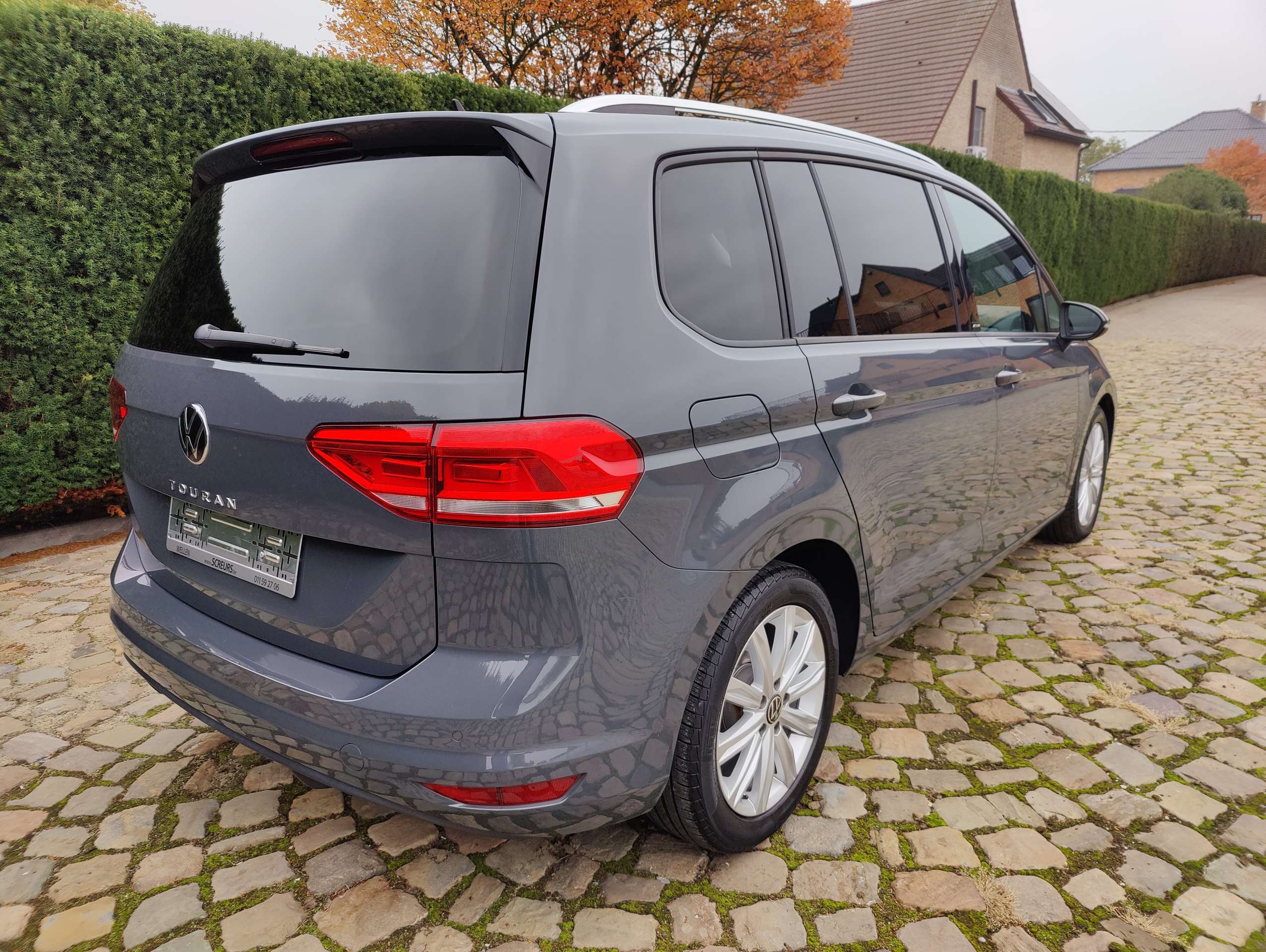 d96a265e-cd16-4f09-8012-924d08c8e9b57-volkswagen-touran-touran-1-5-tsi-opf-dsg-active-20260513.jpg