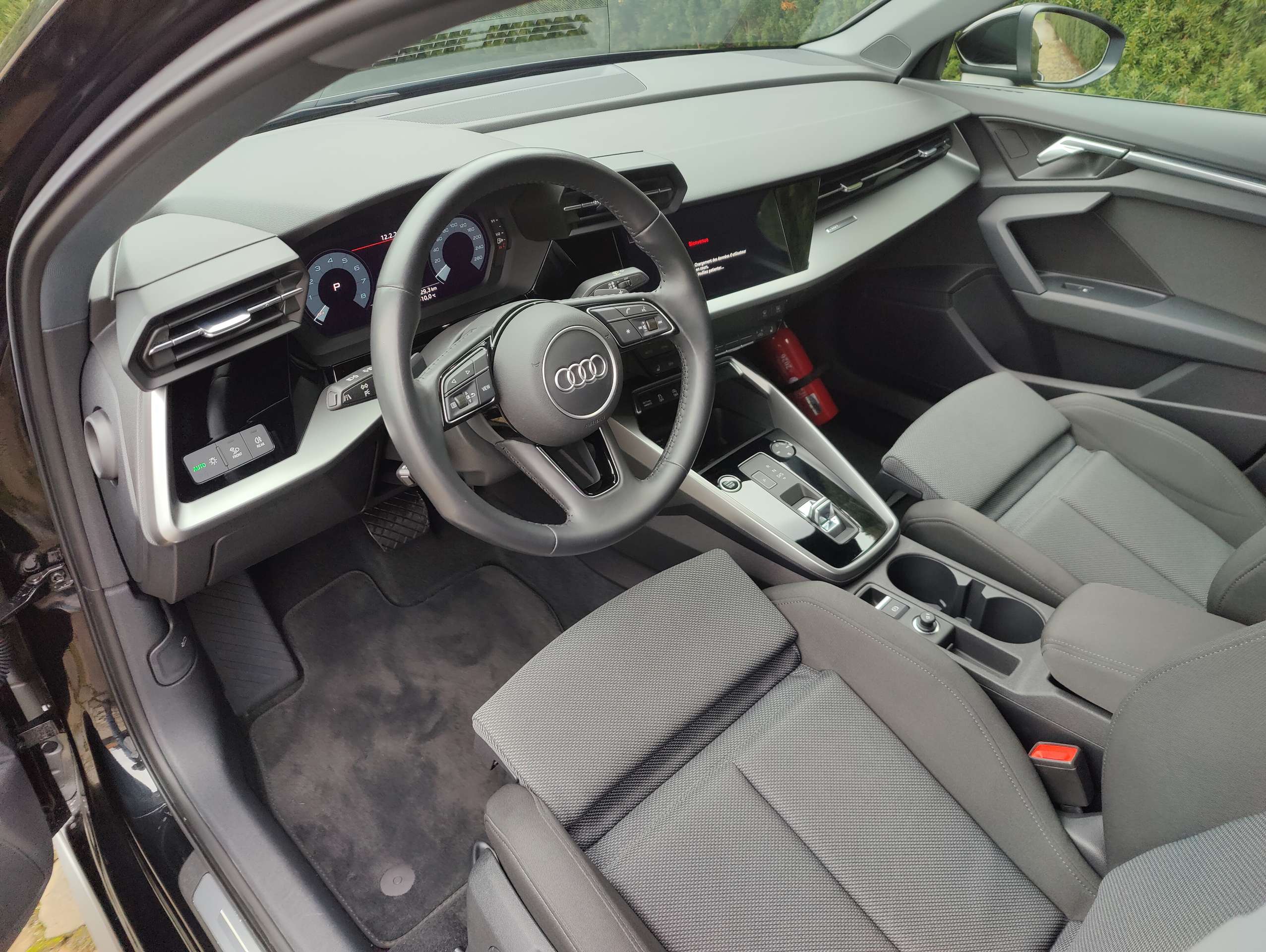 d9d16f98-f376-459d-bfd1-83baae727d3610-audi-a3-a3-35-tfsi-s-line-s-tronic-20260513.jpg