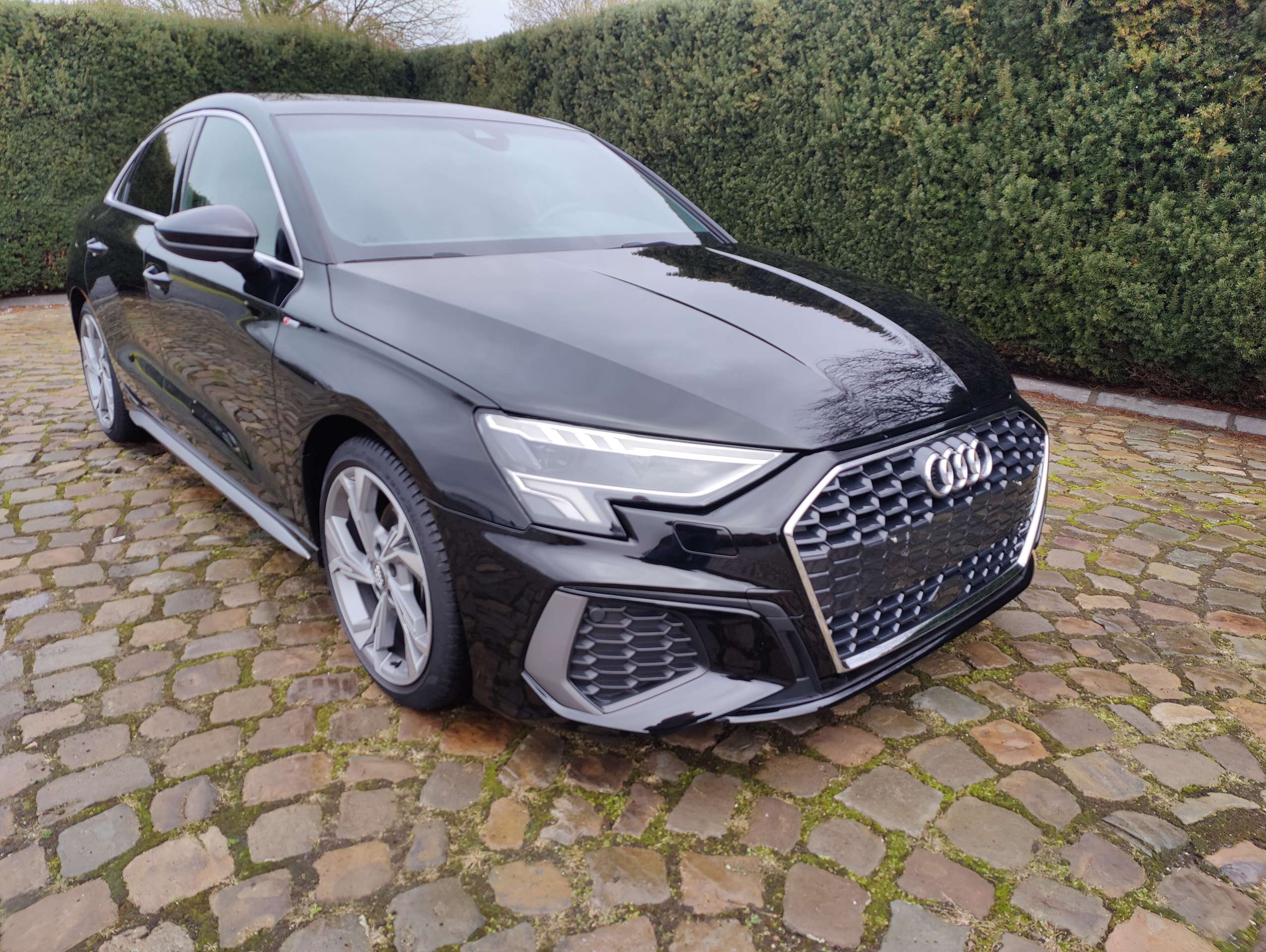 d9d16f98-f376-459d-bfd1-83baae727d362-audi-a3-a3-35-tfsi-s-line-s-tronic-20260513.jpg