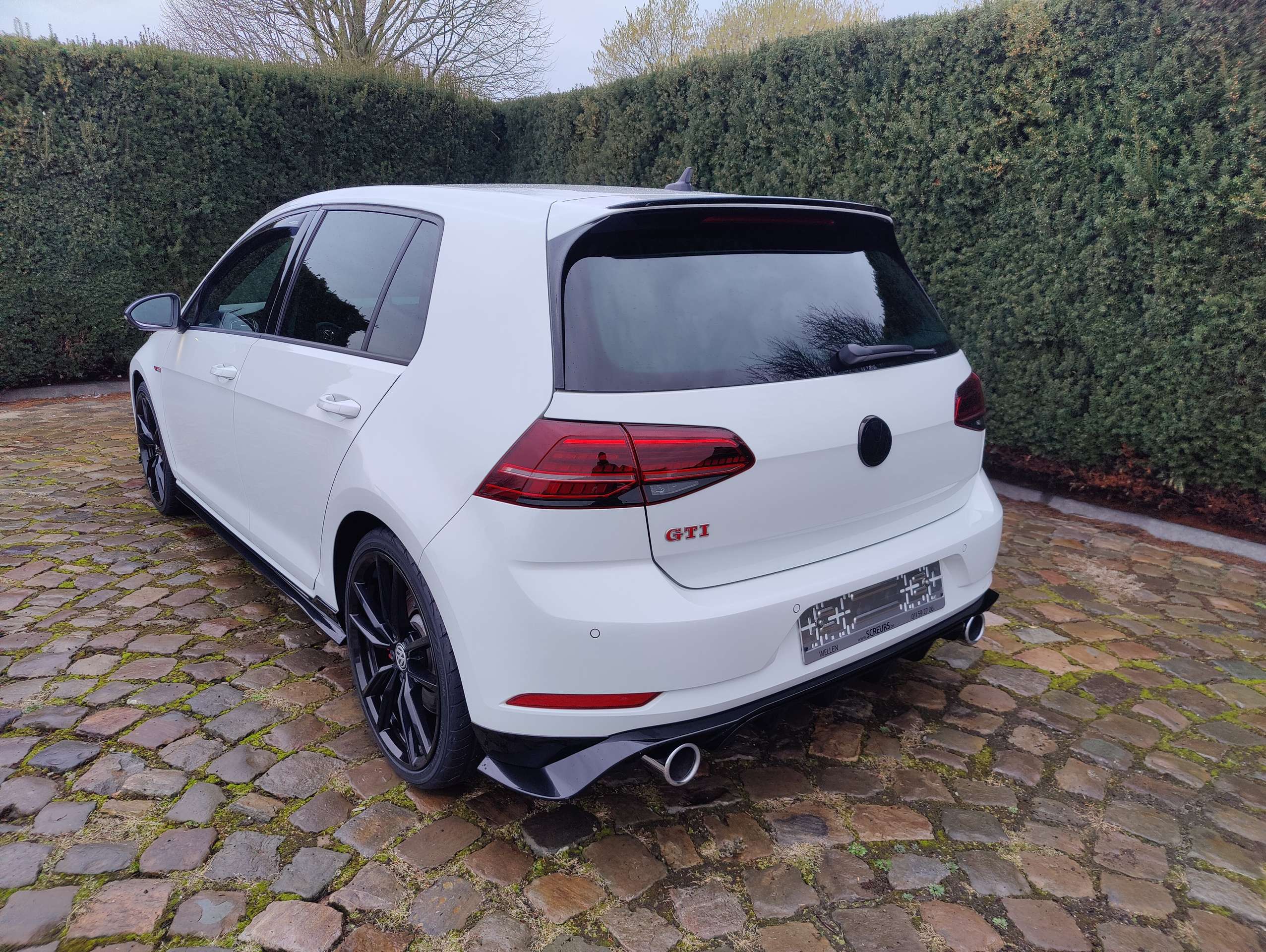 de643272-e3bf-4f82-92a1-d154a8a14f0c6-volkswagen-golf-gti-golf-2-0-tsi-tcr-opf-dsg-20260513.jpg