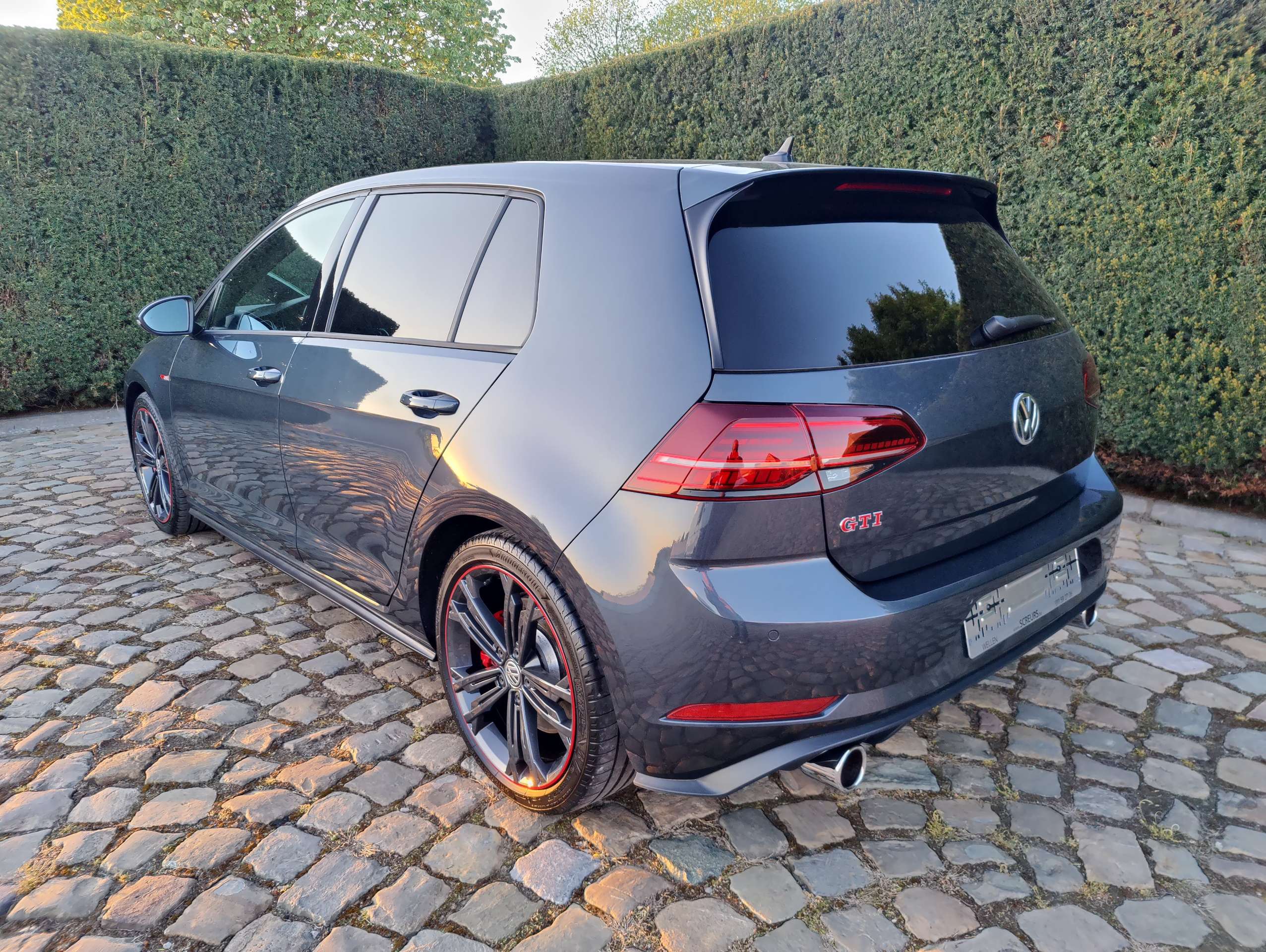 ea73351e-17b7-4c92-8e4e-ece3a116fa226-volkswagen-golf-gti-2-0-tsi-performance-dsg-bluemotion-tech-20260513.jpg