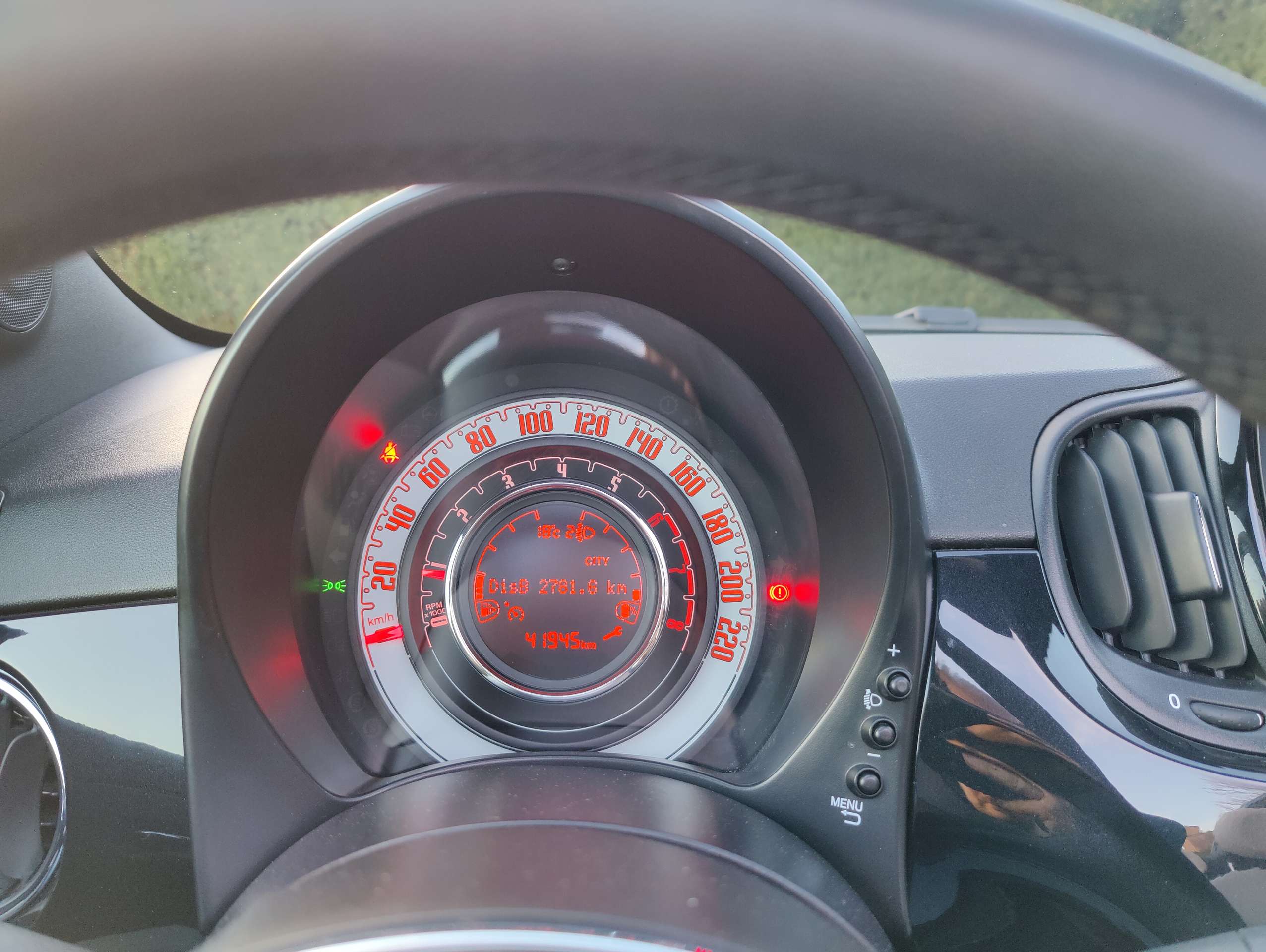 fecdd490-a5a6-407f-a1e1-9d7077e4a07620-fiat-500c-500c-1-0i-mhev-dolcevita-20260513.jpg