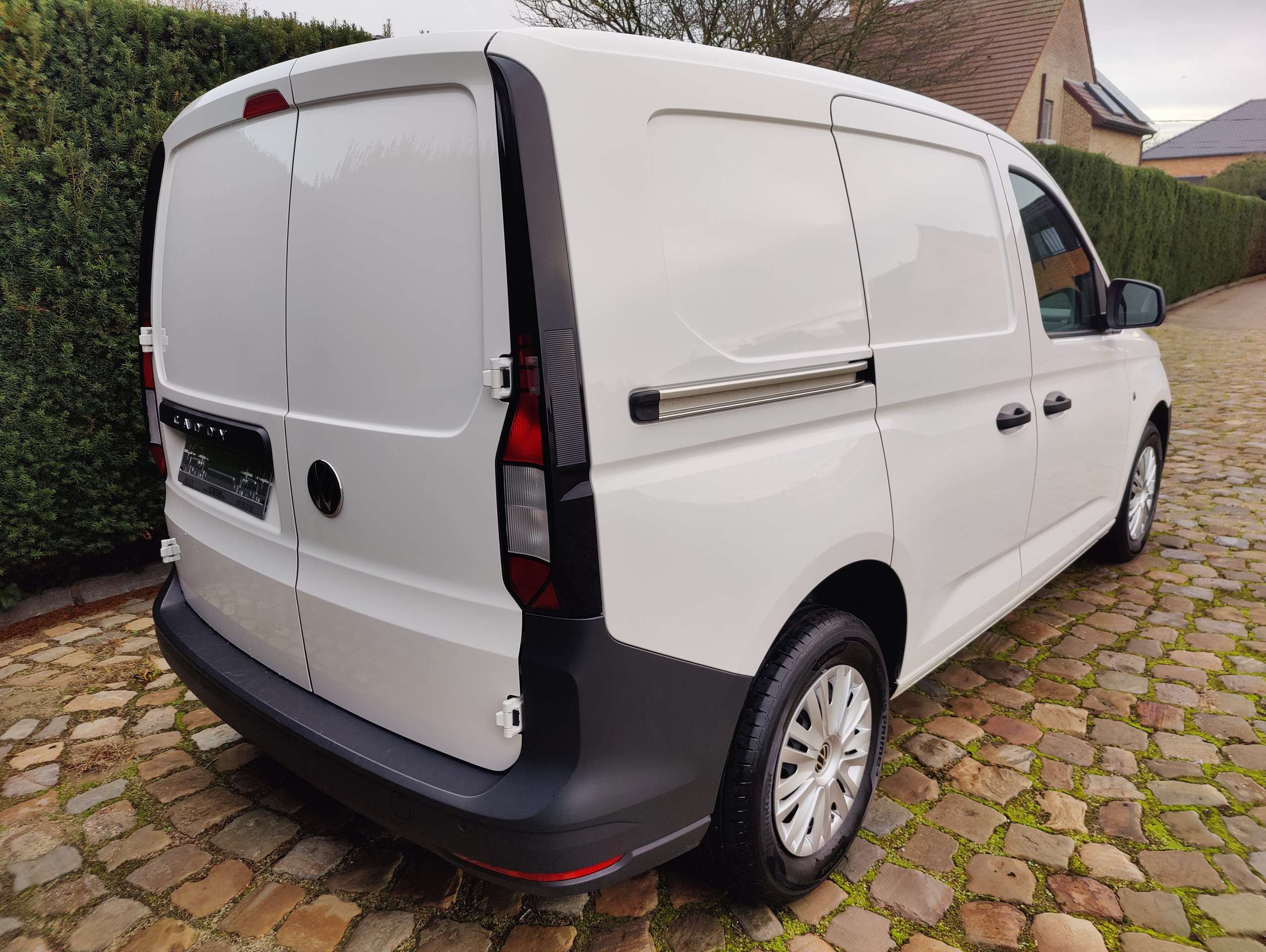 ff88e257-fc0d-4416-8460-cc417f4e4dce7-volkswagen-caddy-van-2-0-tdi-financiele-renting-e249-maand-20260513.jpg