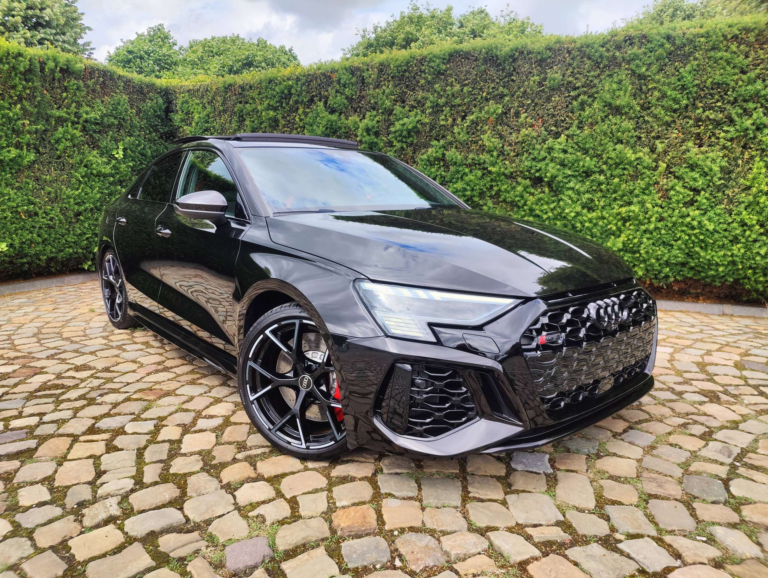 2c286f42-0c4e-441b-a162-981907de1b961-audi-rs3-rs3-sedan-2-5-tfsi-quattro-s-tronic-20260605.jpg