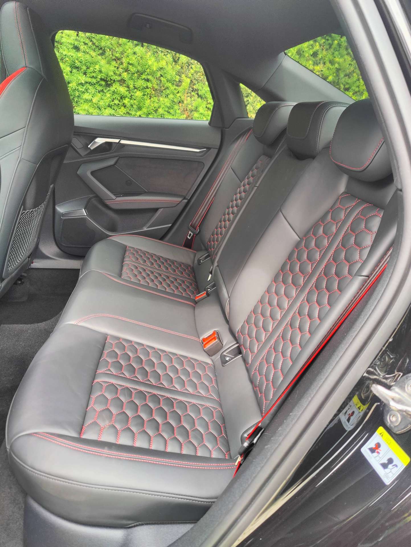 2c286f42-0c4e-441b-a162-981907de1b9617-audi-rs3-rs3-sedan-2-5-tfsi-quattro-s-tronic-20260605.jpg