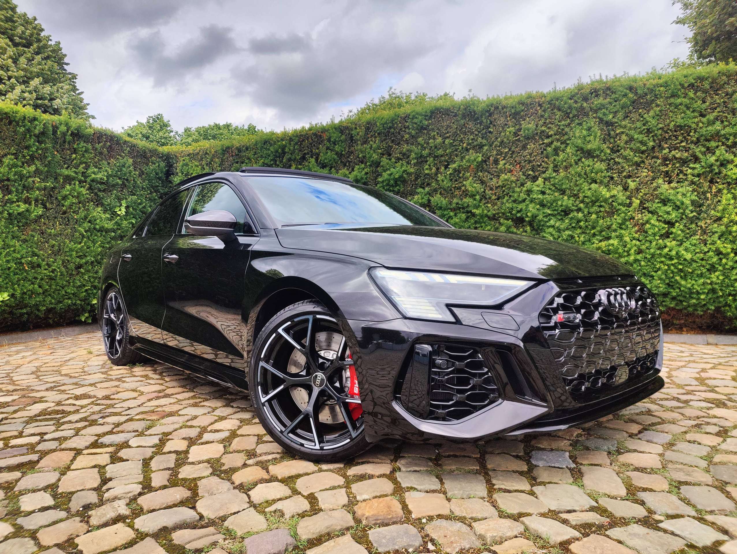 2c286f42-0c4e-441b-a162-981907de1b962-audi-rs3-rs3-sedan-2-5-tfsi-quattro-s-tronic-20260605.jpg