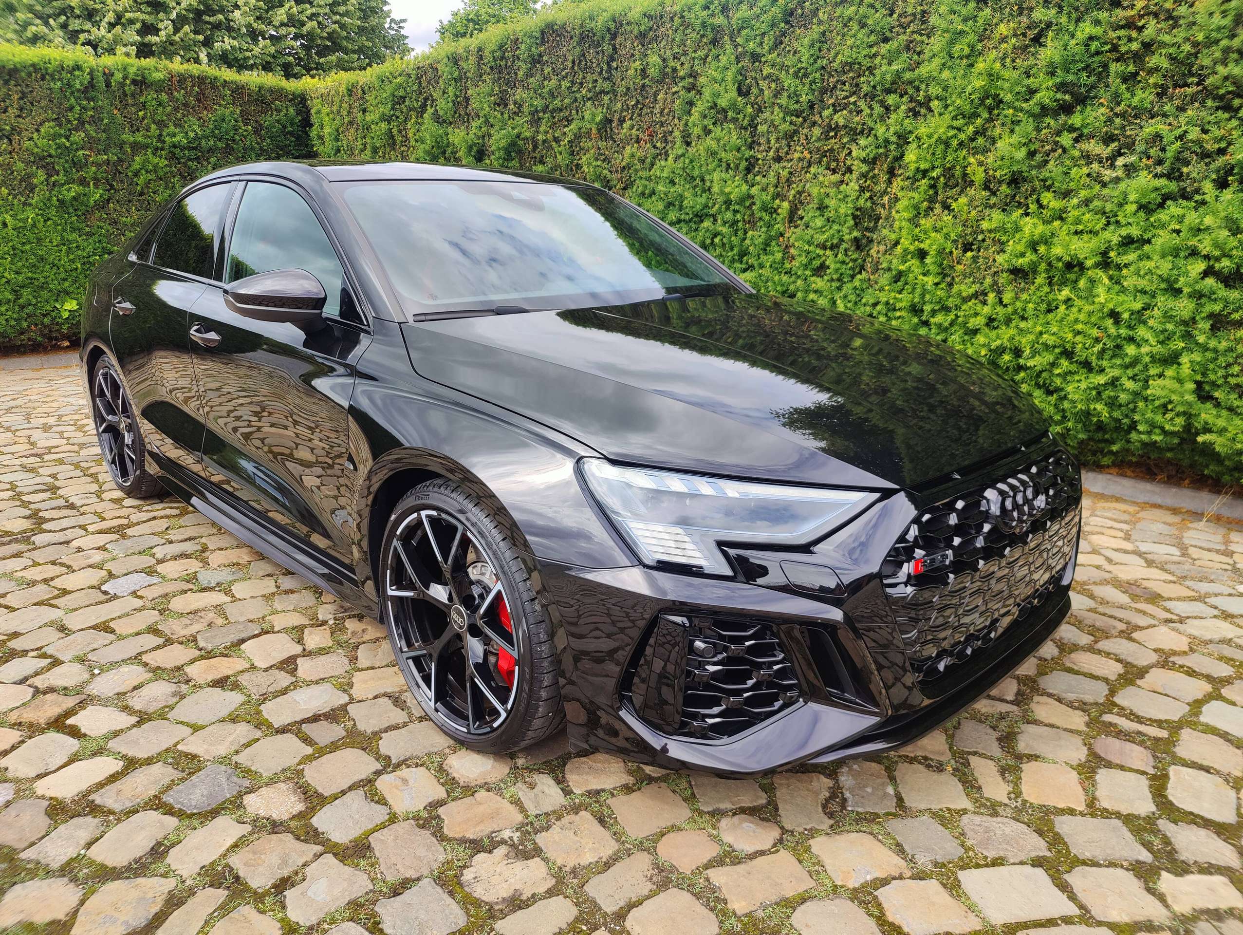 2c286f42-0c4e-441b-a162-981907de1b963-audi-rs3-rs3-sedan-2-5-tfsi-quattro-s-tronic-20260605.jpg